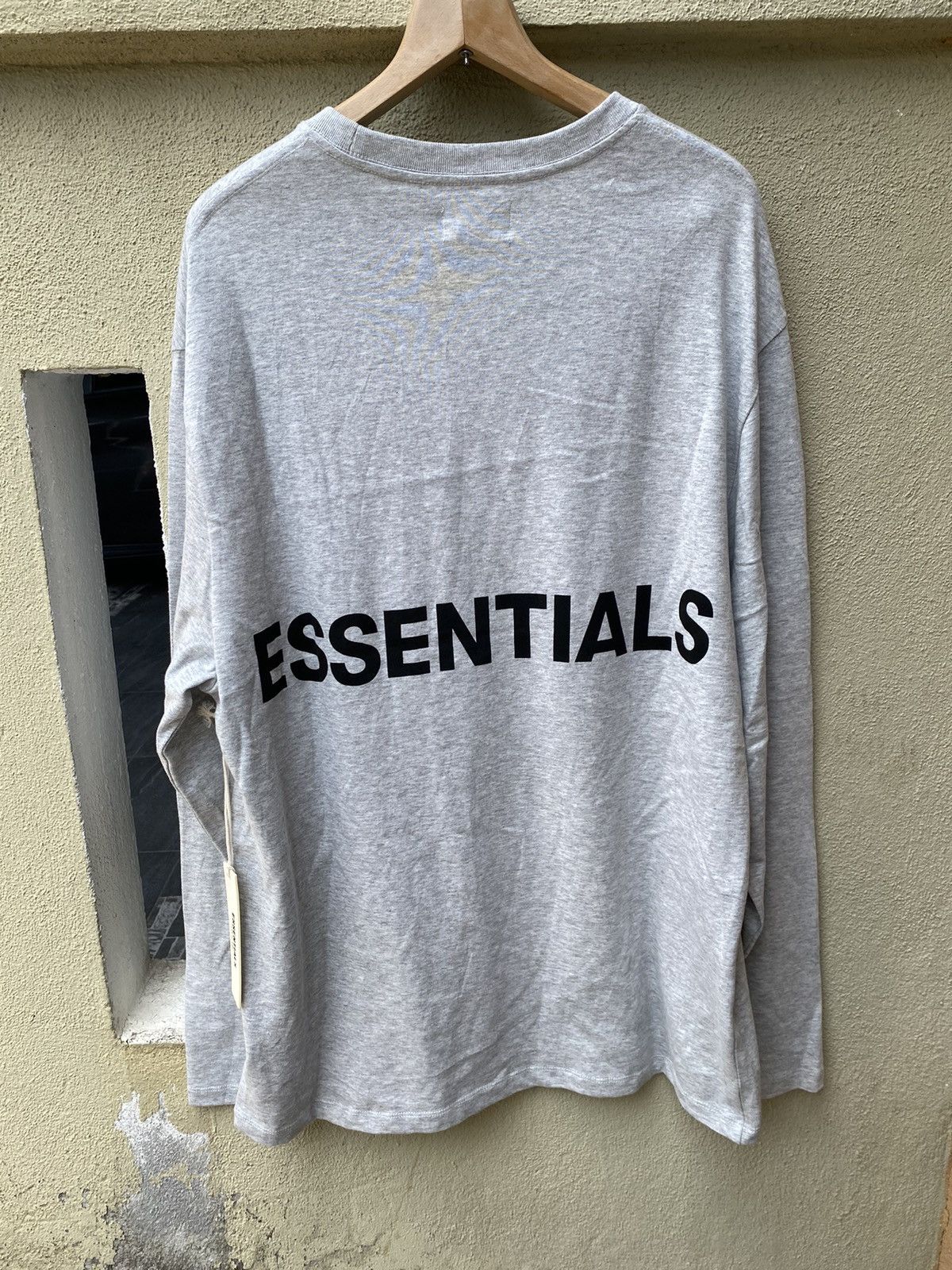 Fear of God essentials back logo longsleeve tee Size US L / EU 52-54 / 3 - 4 Thumbnail