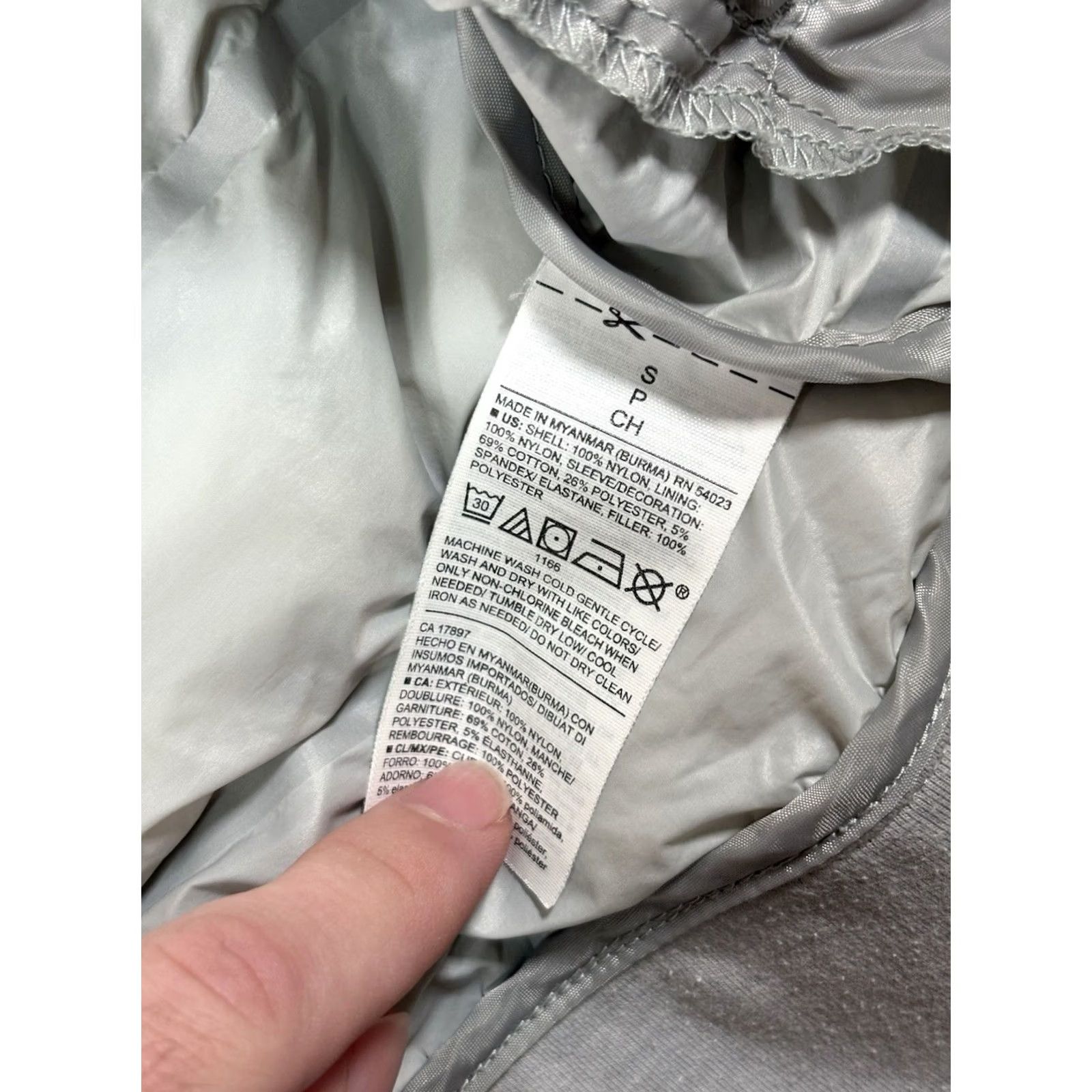 Old Navy Old Navy Active Jacket Hybrid Quilted Front Full Zip Grey Men’s Size Small Size US S / EU 44-46 / 1 - 7 Thumbnail