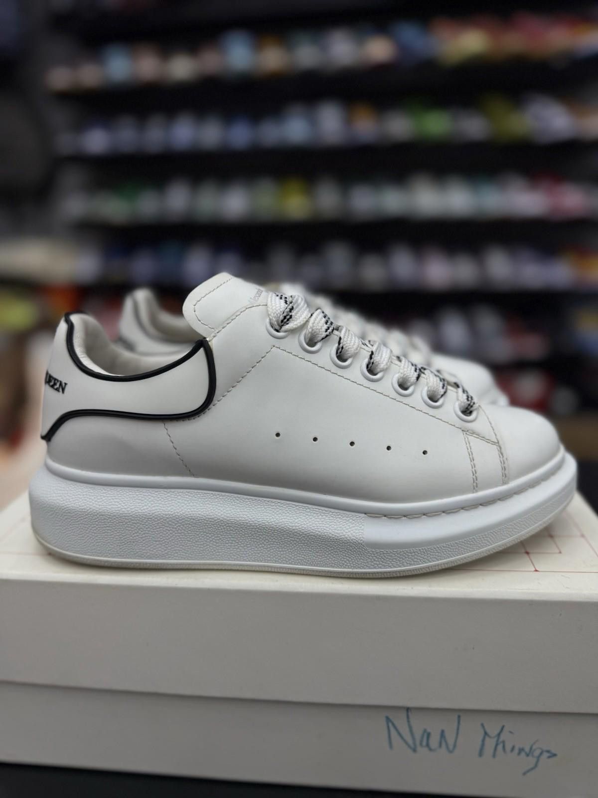 Alexander McQueen Alexander McQueen Women's Oversized Sneakers 38.5EU/8.5US Size US 8.5 / IT 38.5 - 1 Thumbnail
