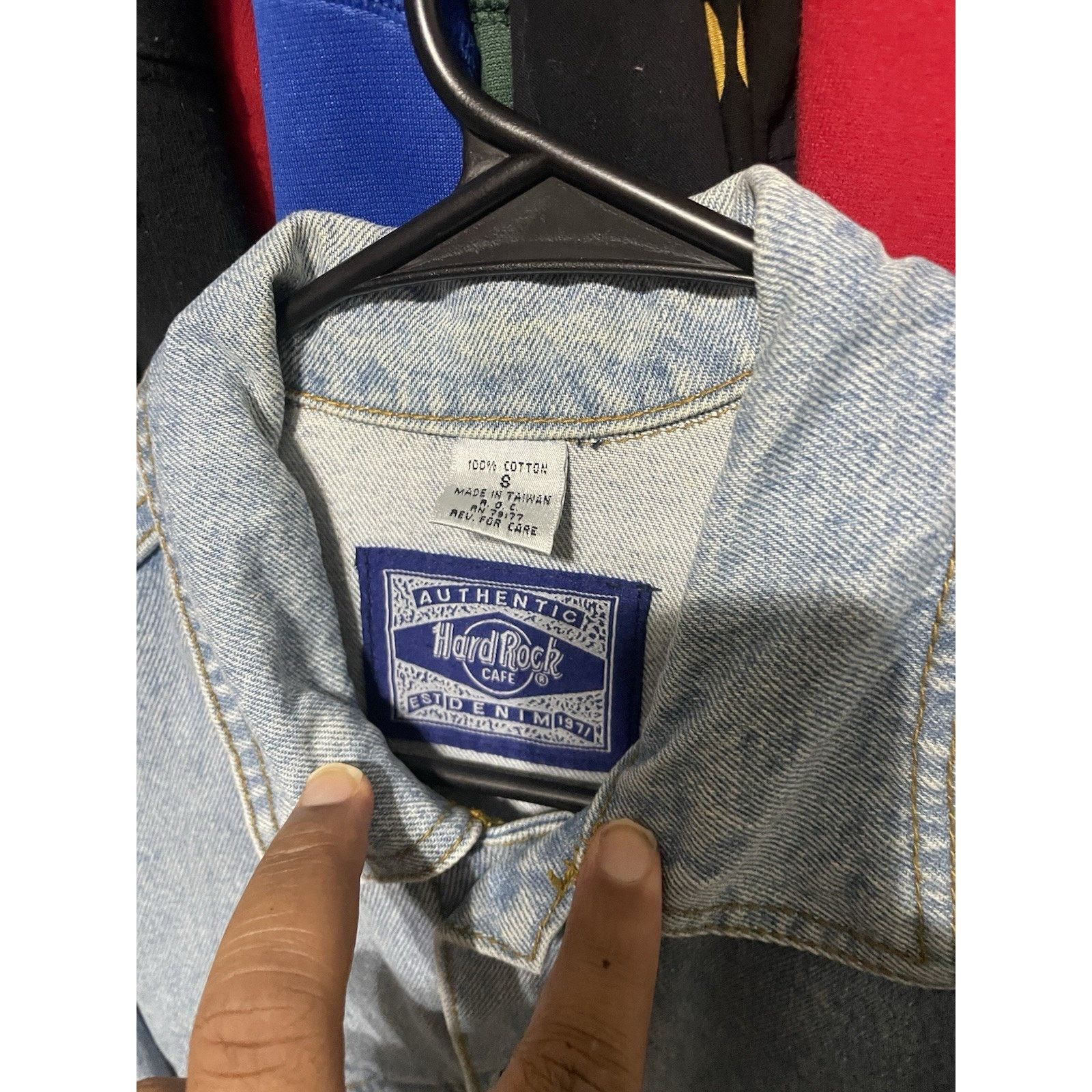 Hard Rock Cafe Size S-VTG 90s Hard Rock Cafe London Jean Jacket Embroidered Size US S / EU 44-46 / 1 - 4 Thumbnail