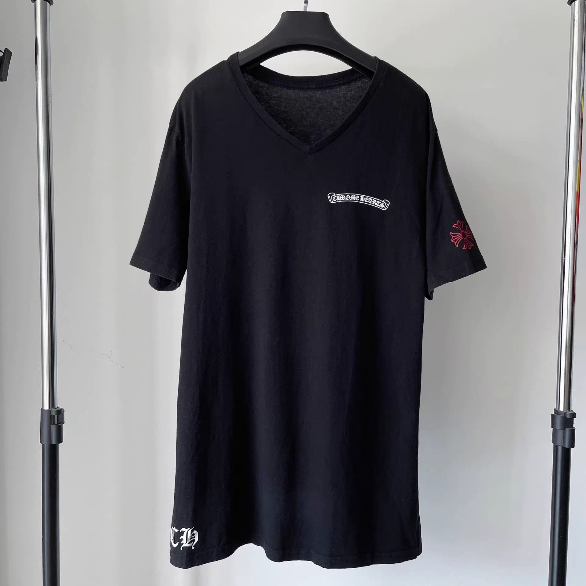 Chrome Hearts Chrome Hearts CH Black Scroll USA Limited V-Neck T-Shirt Size US L / EU 52-54 / 3 - 2 Thumbnail