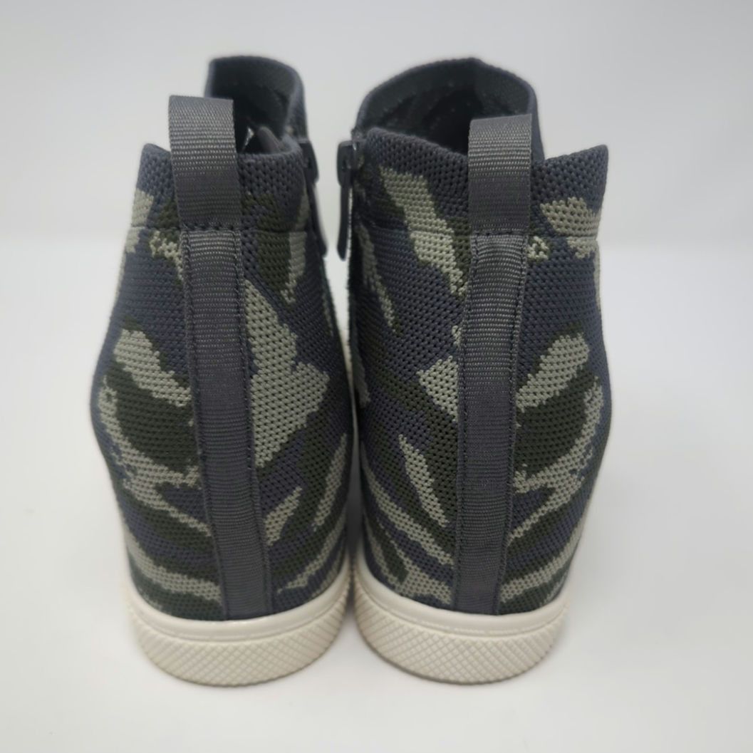 Torrid Torrid Camo platform stretch knit wedge platform 10 WW Size US 10 / IT 40 - 5 Thumbnail