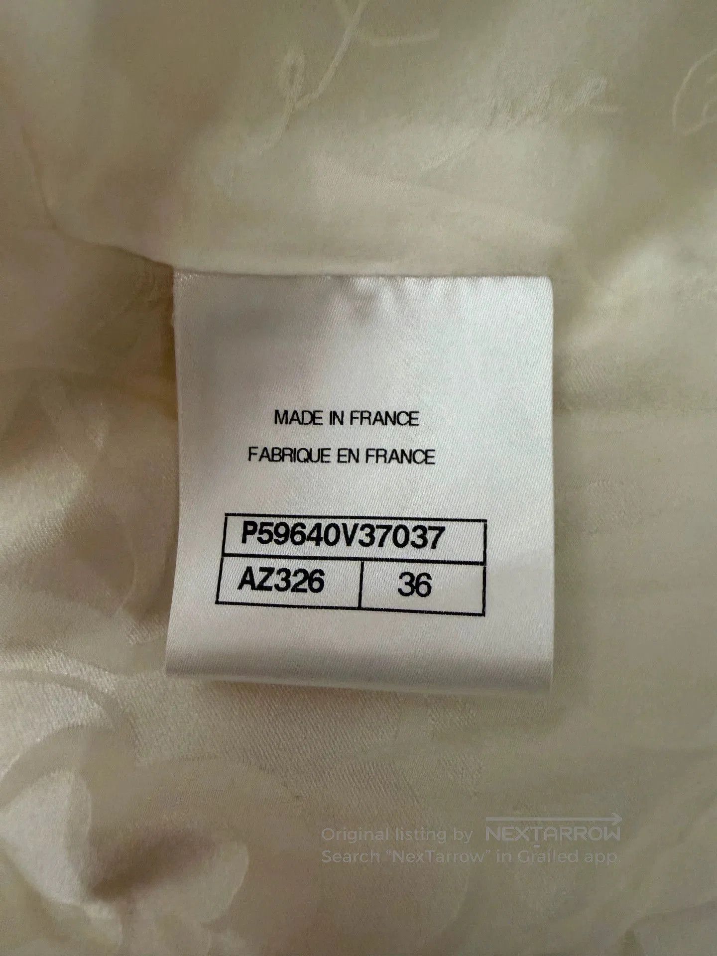 Chanel Chanel 18 Hamburg Knit Jacket Beige Red Blue Trim. Size US XS / EU 42 / 0 - 4 Thumbnail