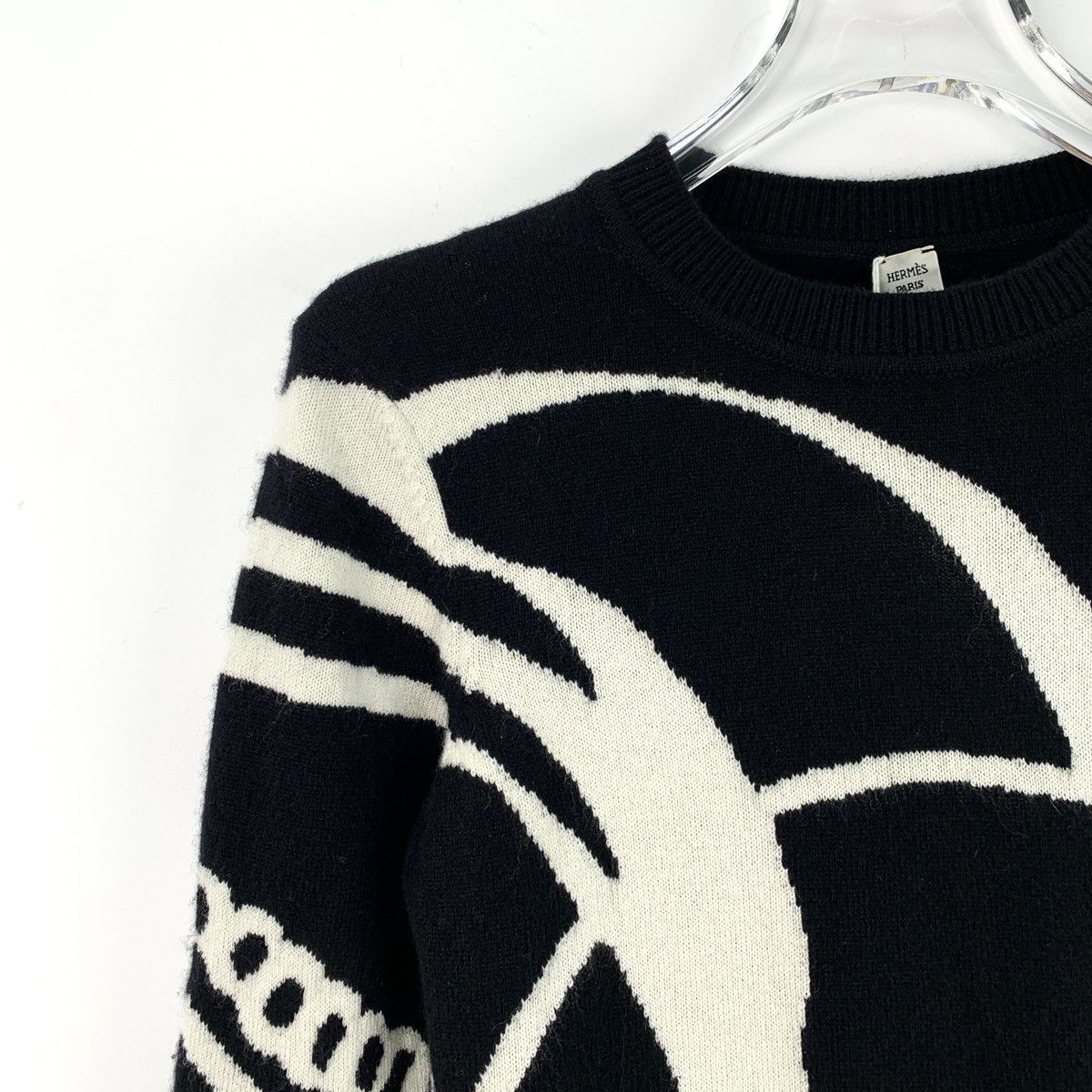 Hermes Hermes Black Pattern Jacquard Crew Neck Knit Sweater K26WX Size XS / US 0-2 / IT 36-38 - 3 Thumbnail