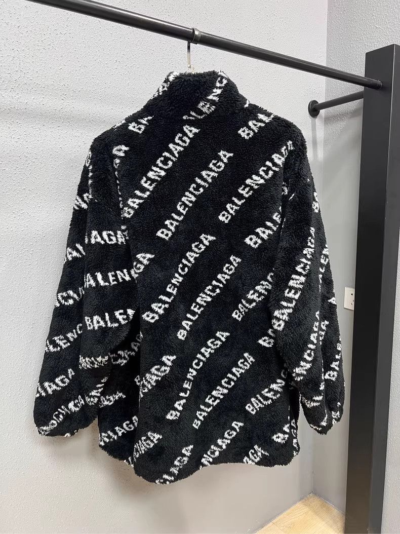 Balenciaga Balenciaga Teddy Coat with Logo Print - dmc Size US XXS / EU 40 - 2 Thumbnail