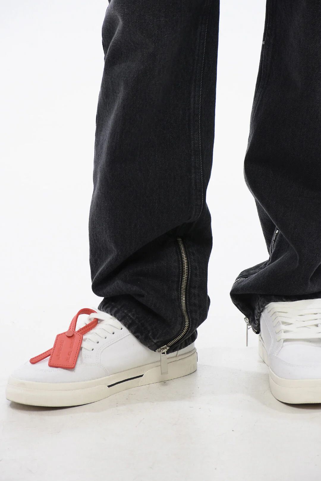 Off-White og1mm0426 Straight-Fit Jeans in Grey Size US 31 - 4 Thumbnail