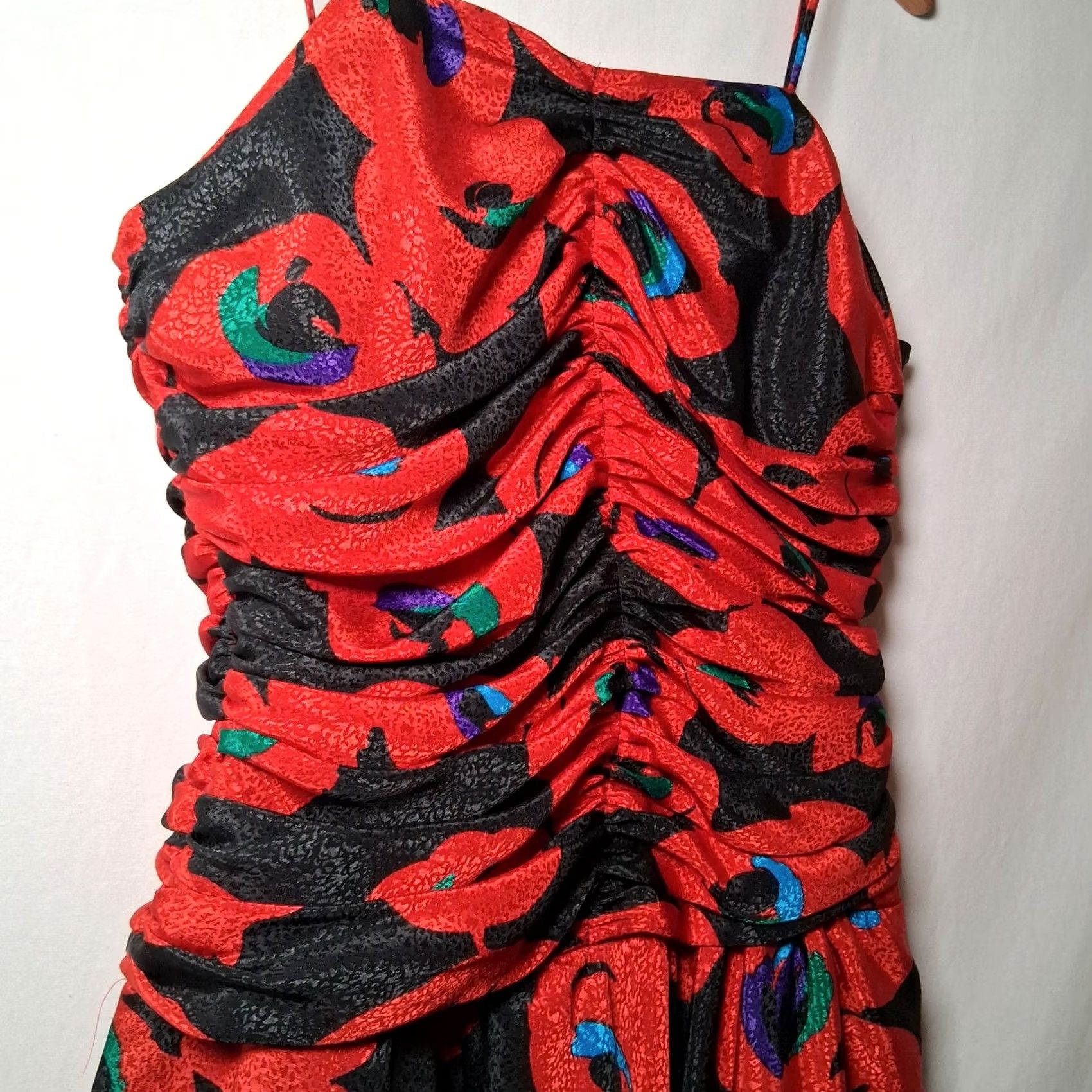 Vintage VINTAGE Apostrophe 1980s Party Dress Red Black Floral Satin Sleeveless Satin Spaghetti Straps Party Dress 13/14 Adults Girls Womens Size XL / US 12-14 / IT 48-50 - 7 Thumbnail