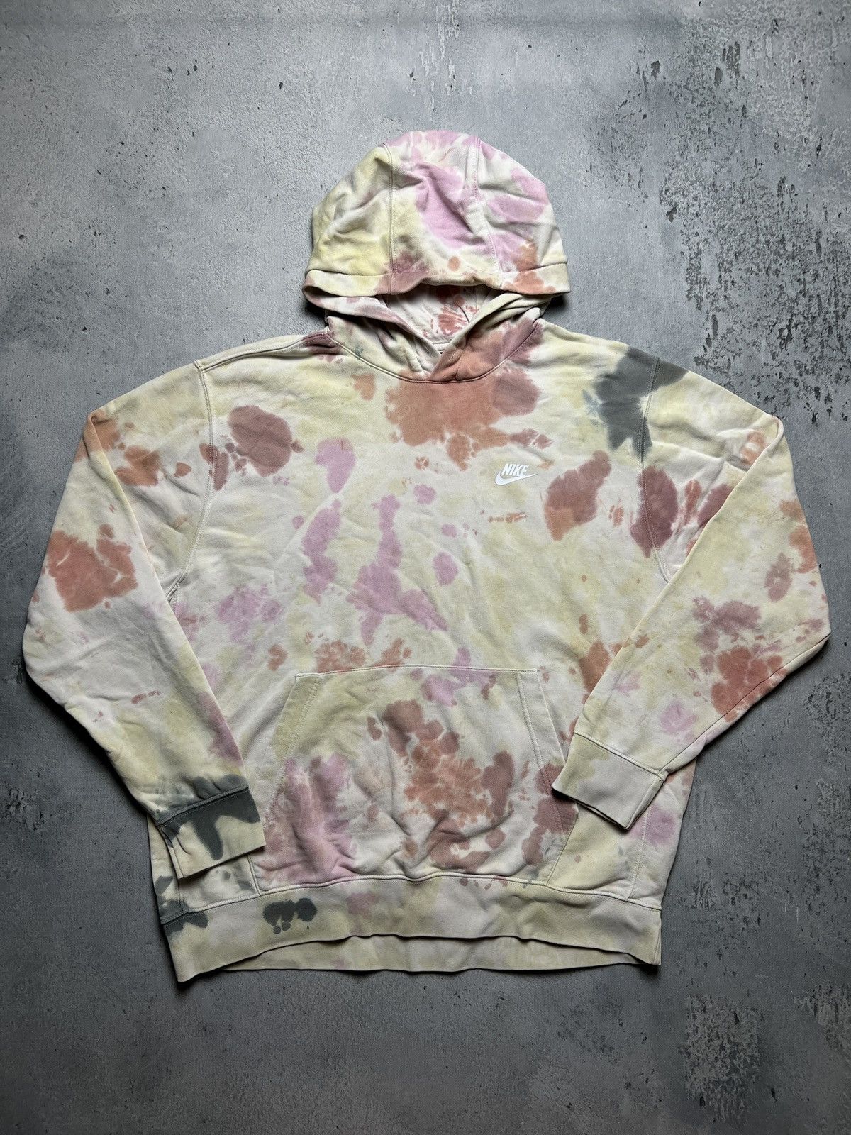 Nike Nike Tie Dye Hoodie Sweatshirt y2k Hype Opium Streetwear Size US L / EU 52-54 / 3 - 1 Thumbnail