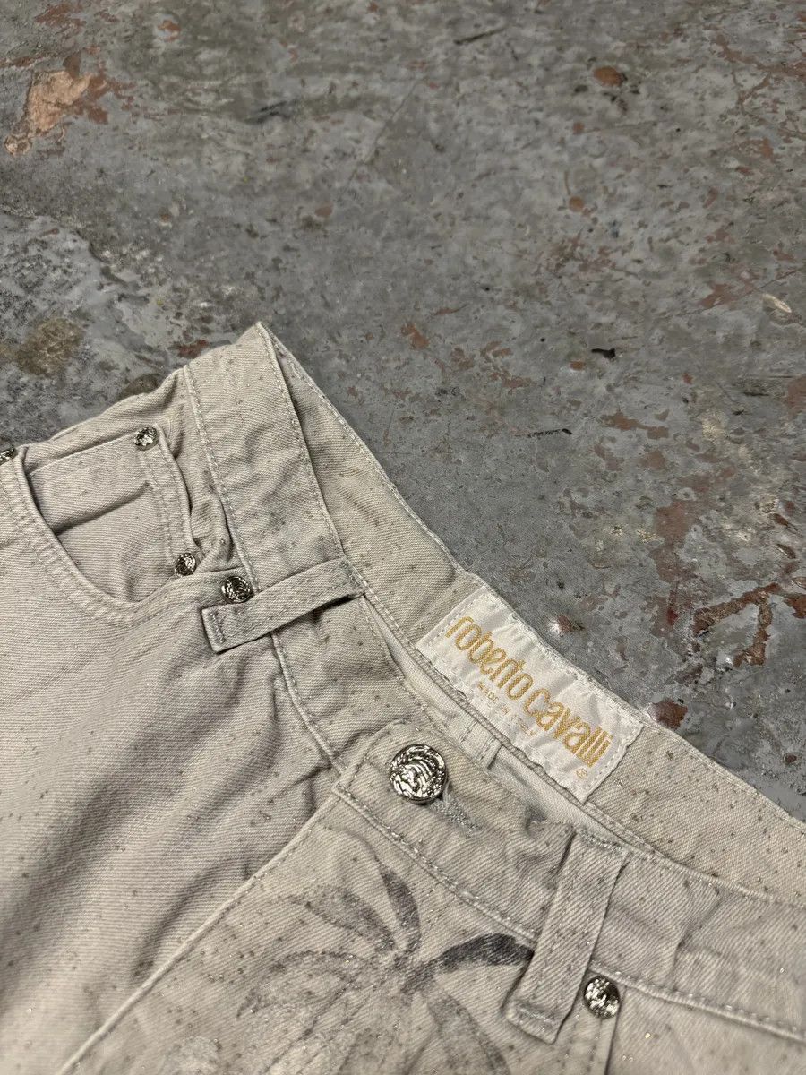 Roberto Cavalli 2000s Roberto Cavalli Grey Flowers Archive Pants Size 25" / US 0 / IT 36 - 9 Thumbnail