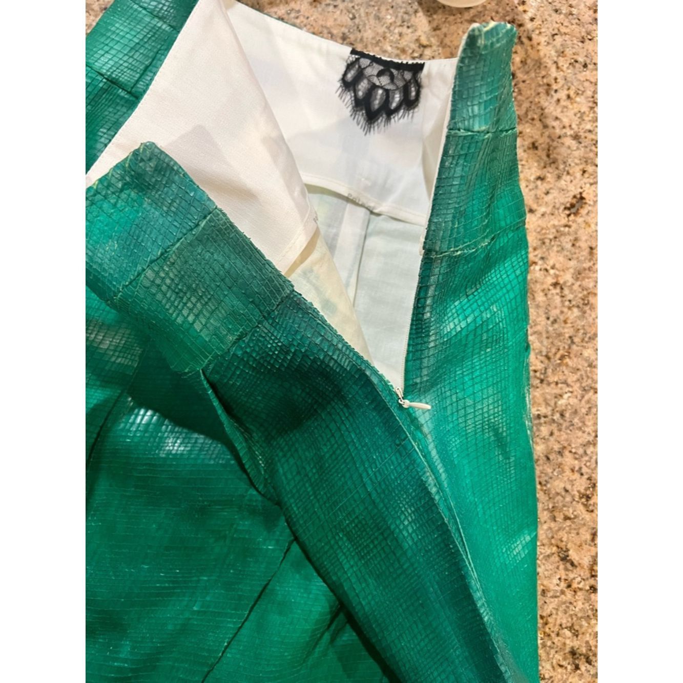 Other Poleci Embossed Green Leather Mini Skirt Front Slit XS Size Size 26" / US 2 / IT 38 - 6 Thumbnail