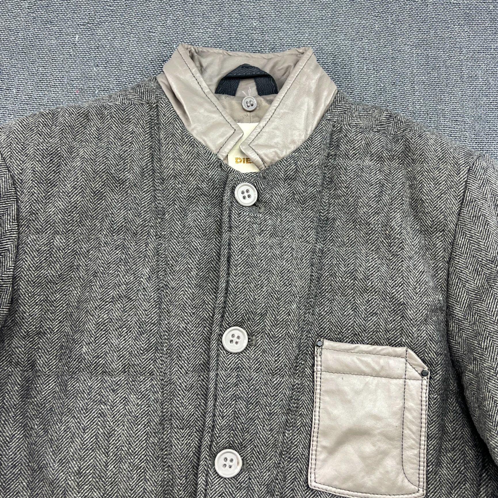 Diesel VINTAGE Diesel Herringbone Wool Jacket Mens Large Gray Buttons Leather Pocket Jacket Mens Large Gray Diesel Herringbone Wool-UI Size US L / EU 52-54 / 3 - 5 Thumbnail