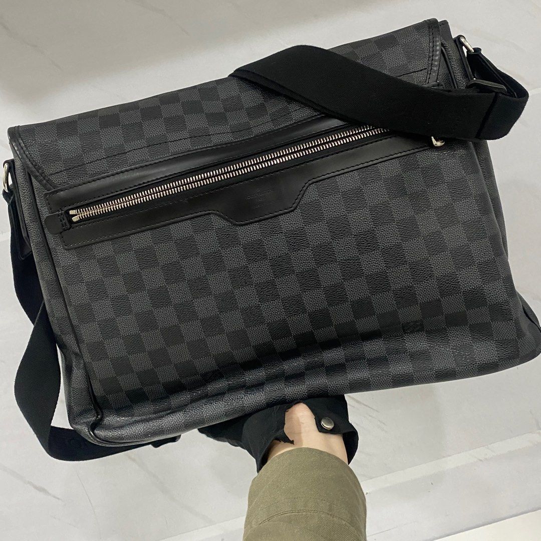 Louis Vuitton Louis Vuitton Messenger Bag Size ONE SIZE - 2 Thumbnail