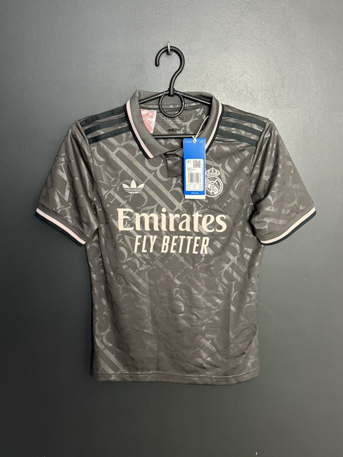 Adidas KIDS New Real Madrid 24/25 Third Vinicius Jr Football Jersey Size US XS / EU 42 / 0 - 2 Thumbnail