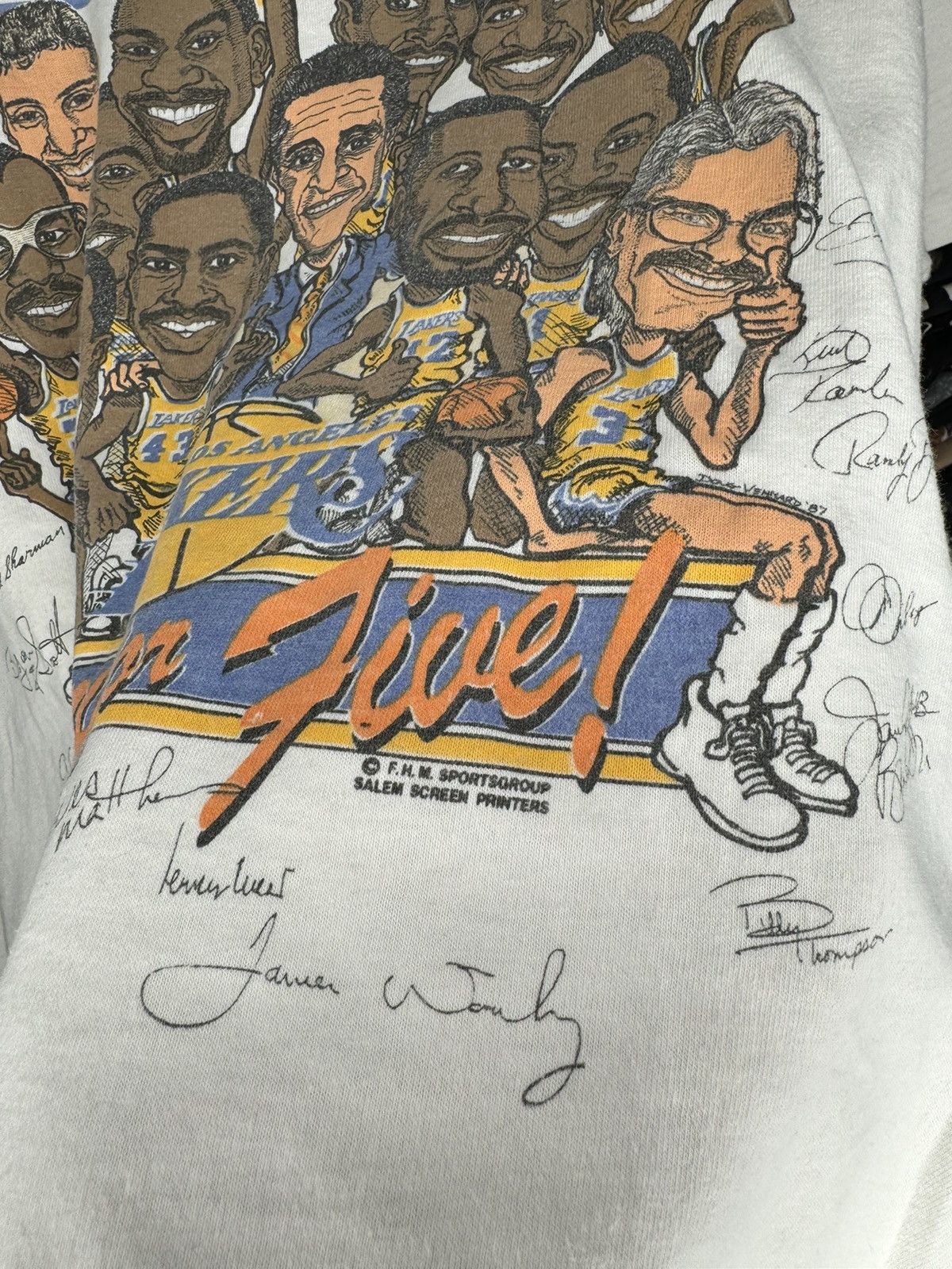 Hanes × NBA × Vintage Vintage 87 Los Angeles Lakers World Champions Caricature Tee Size US XL / EU 56 / 4 - 3 Thumbnail