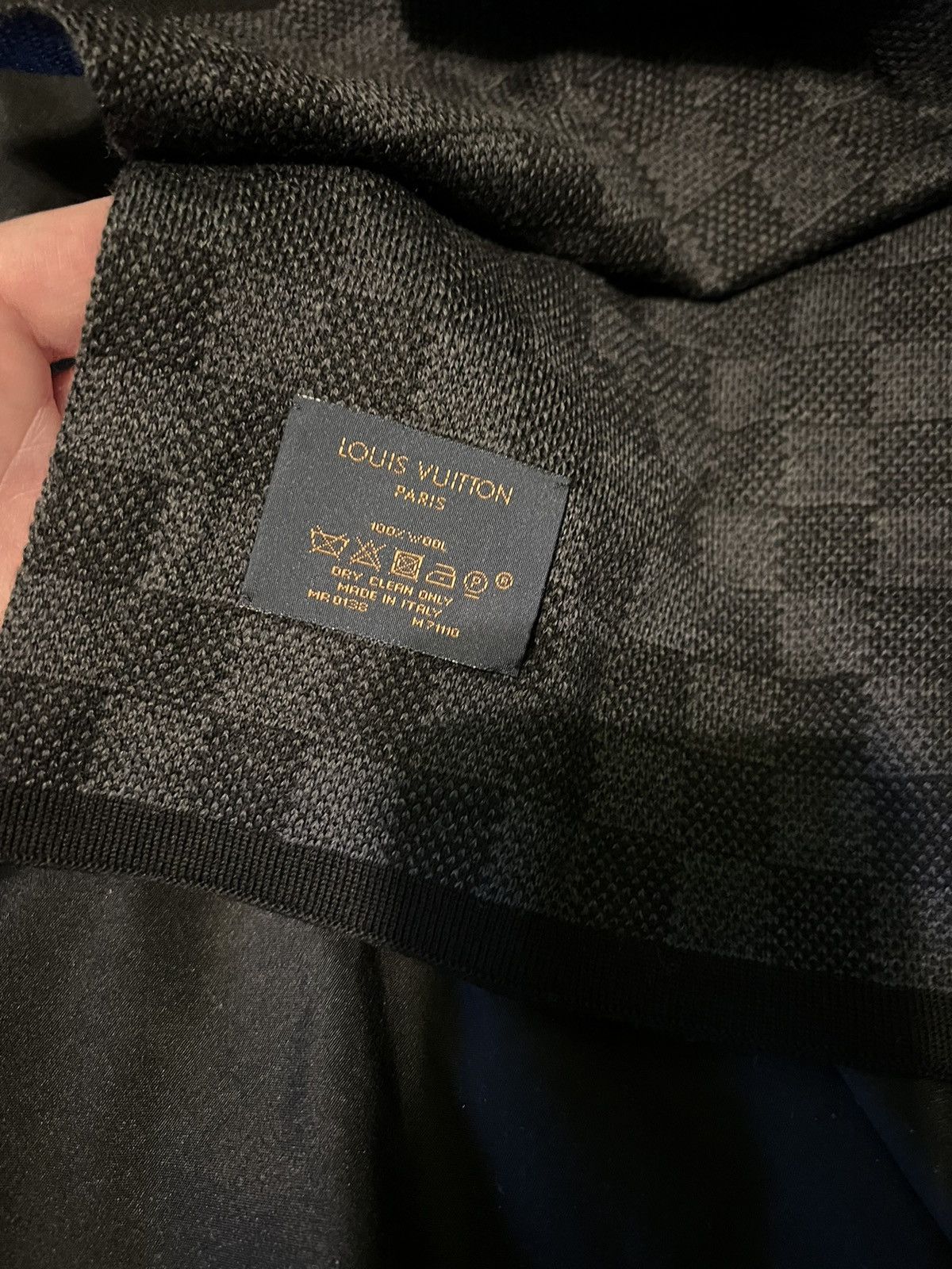 Louis Vuitton LOUIS VUITTON ALPES DAMIER GRAPHITE SCARF AND BEANIE HAT Size ONE SIZE - 9 Thumbnail