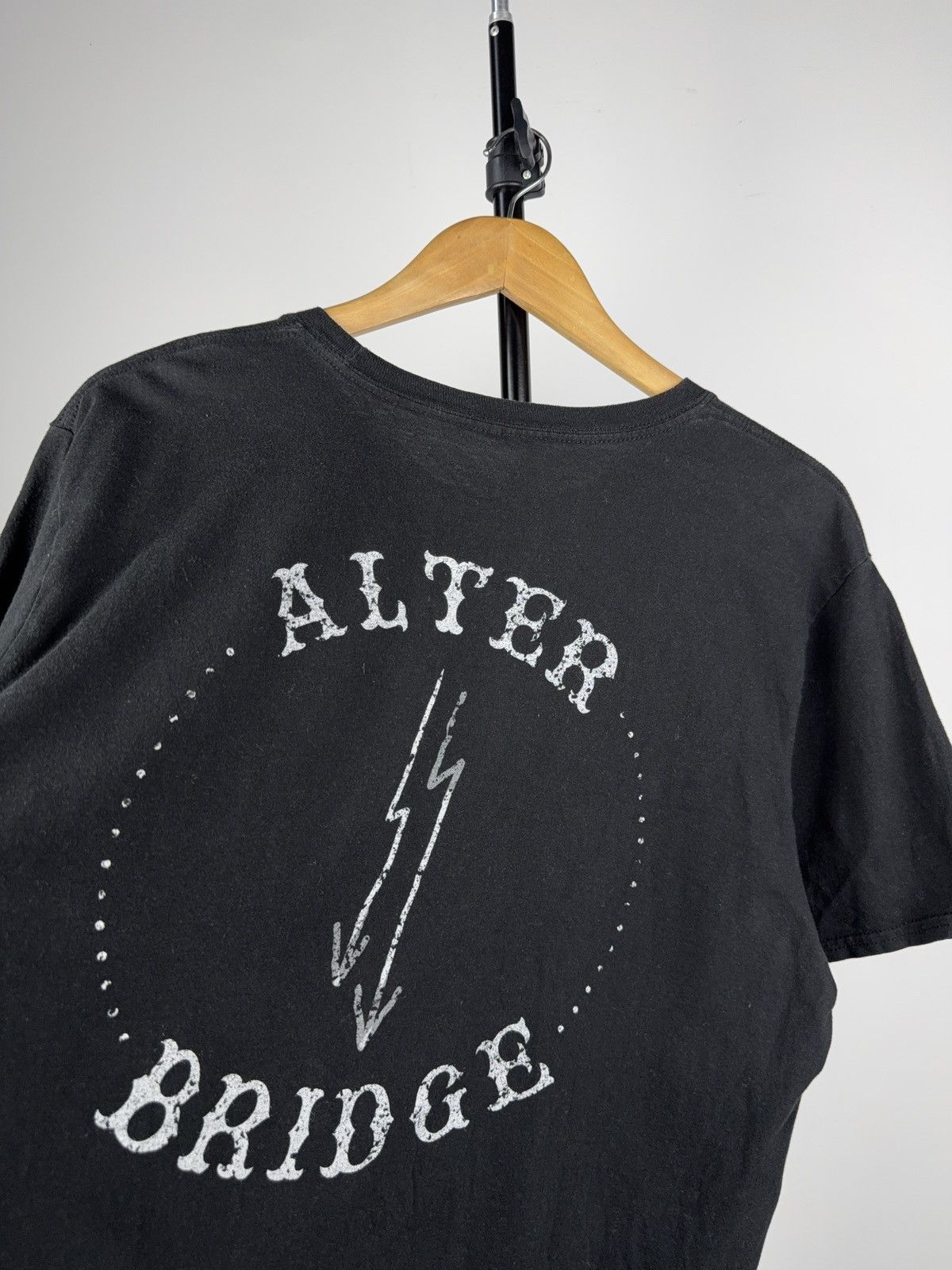 Band Tees 00s Rock Band 2019 Alter Bridge Walk the Sky Logo Tee Shirt Size US L / EU 52-54 / 3 - 7 Thumbnail