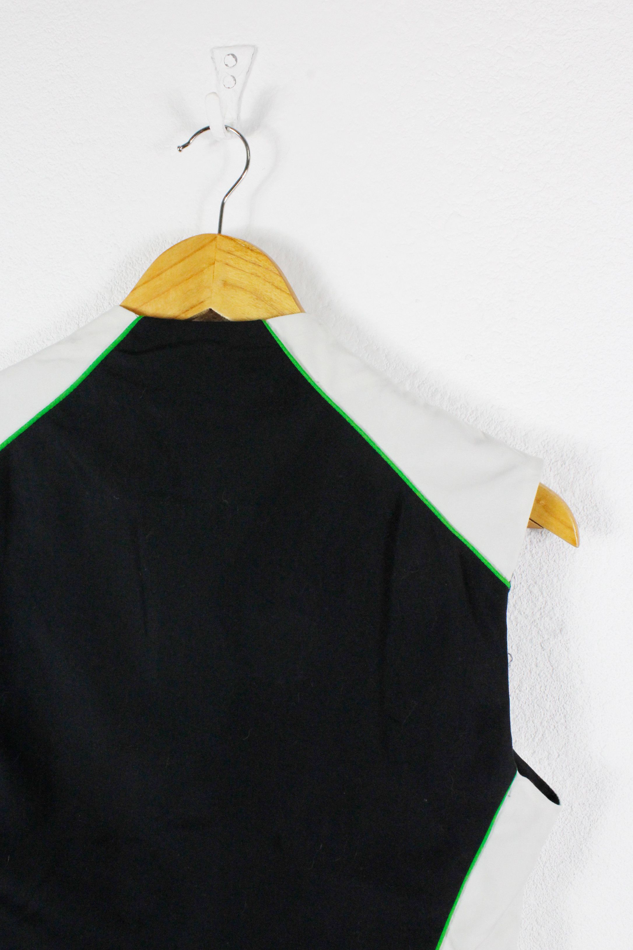 Burberry Vintage Burberry Golf Sport Logo Rain Track Vest Windbreaker Size US S / EU 44-46 / 1 - 6 Thumbnail