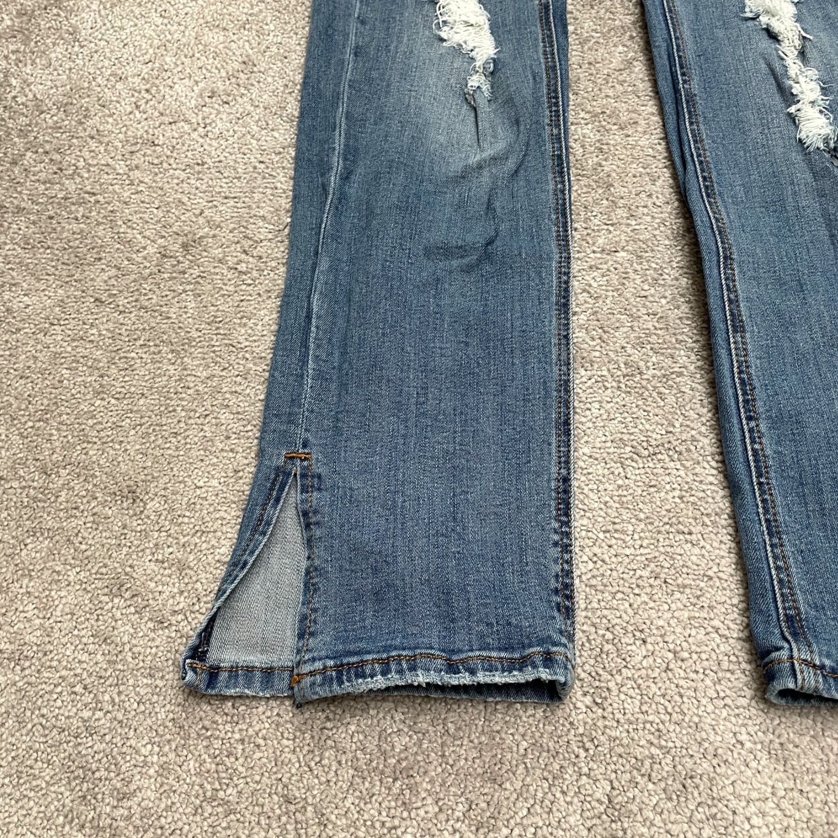 Fashion Nova Fashion Nova Jeans Junior 11 Blue Distressed Straight High Rise 28x31 Woman Size 32" / US 10 / IT 46 - 3 Thumbnail