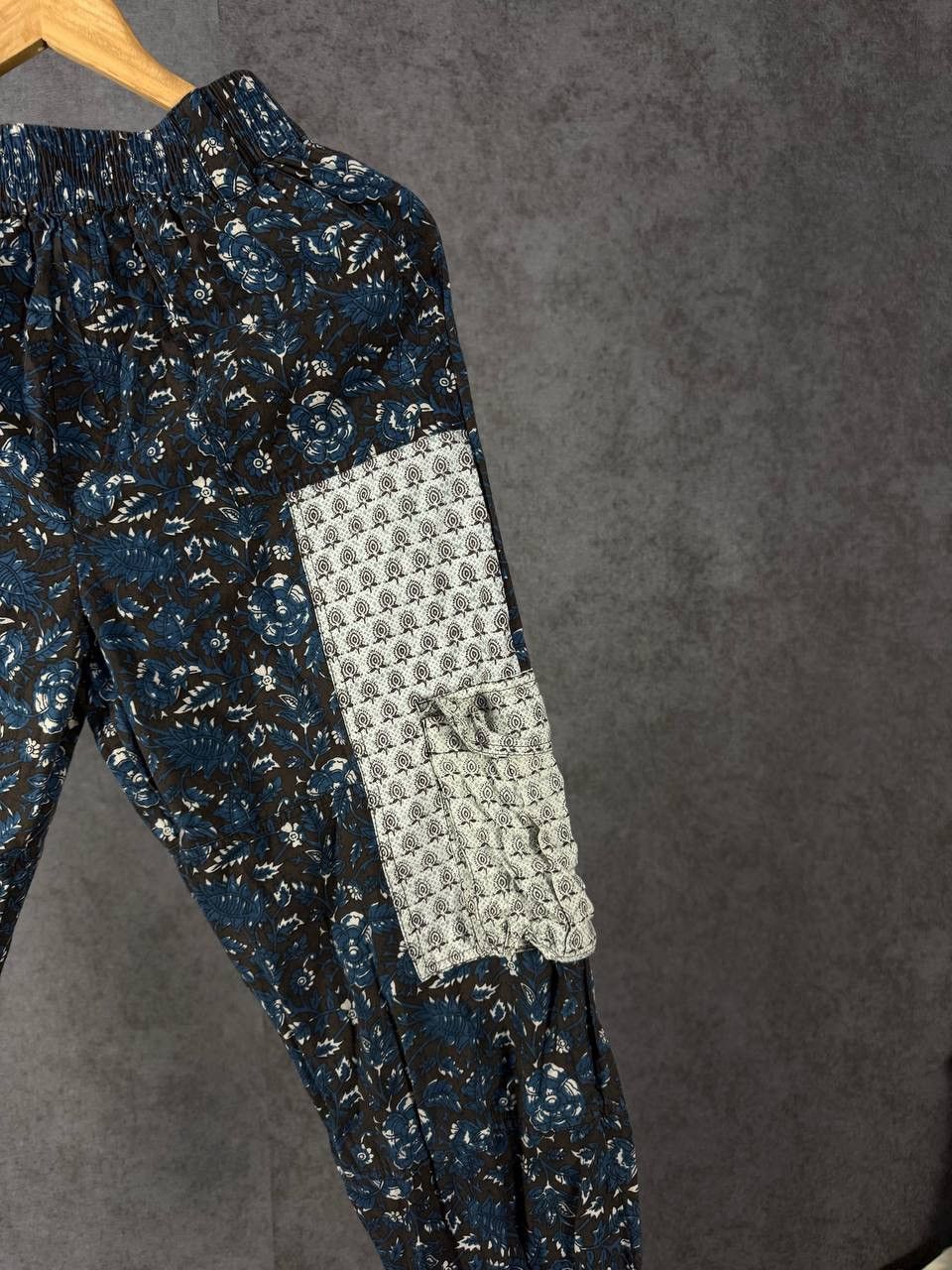Urban Outfitters Urban Outfitters designer crazy pants Size US 29 - 2 Thumbnail