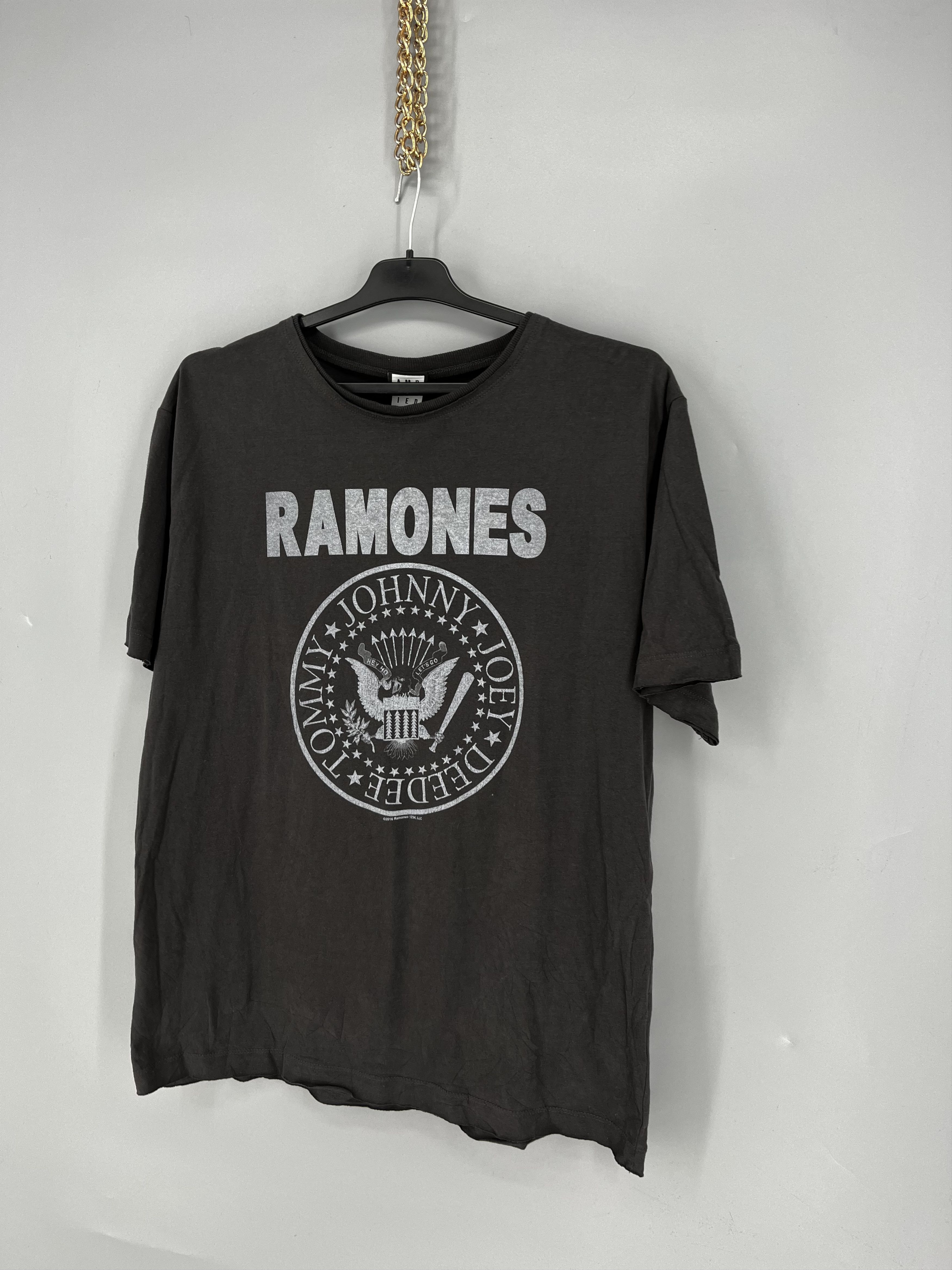 Vintage Rare🔥 Vintage Y2K Ramones Tees Band tee Travis Style Size US XXL / EU 58 / 5 - 3 Thumbnail