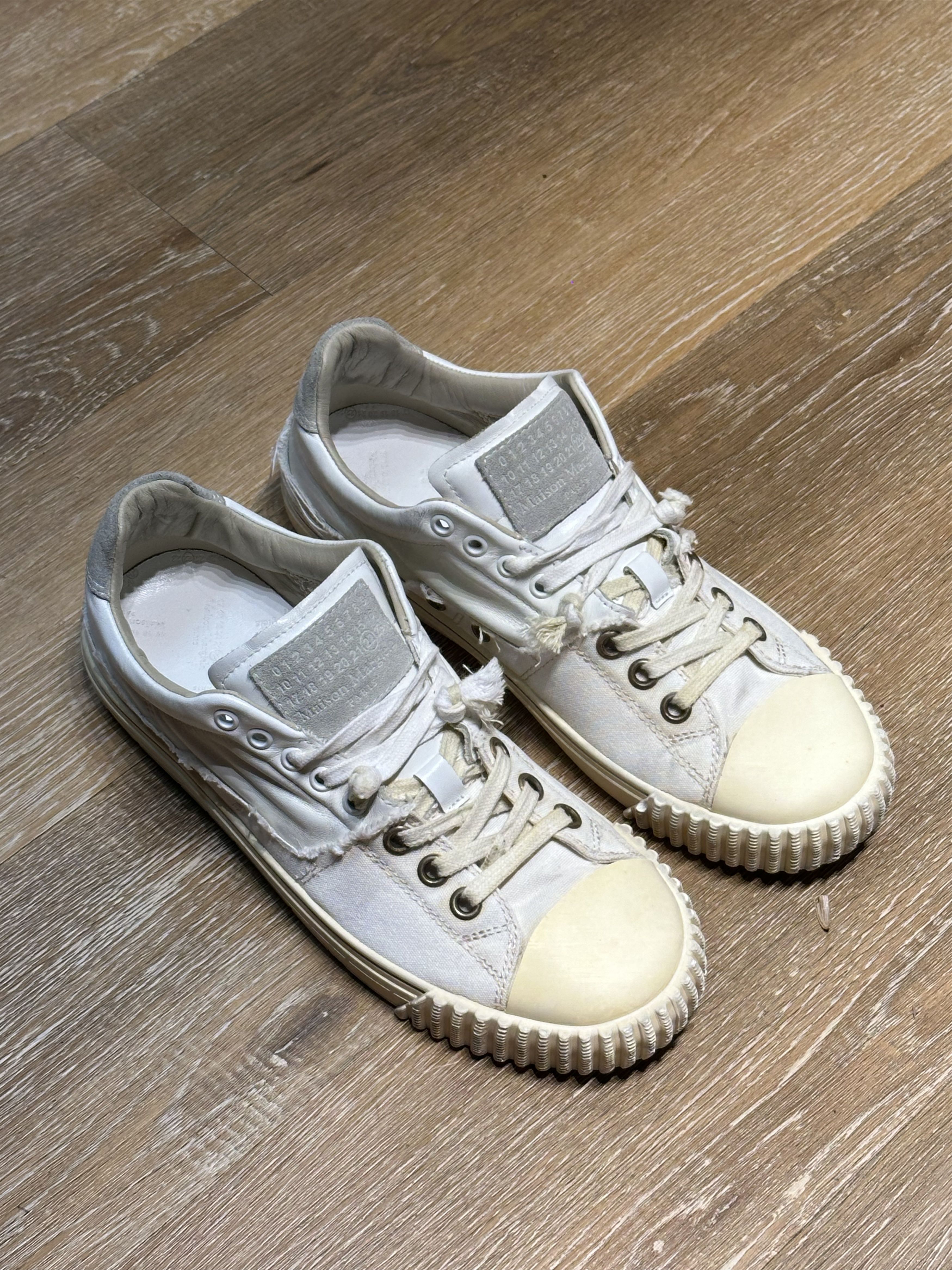 Maison Margiela Maison Margiela Evolution White Size US 8 / EU 41 - 1 Thumbnail