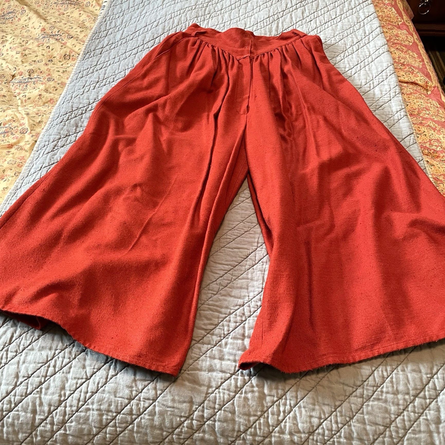 YOKE VTG Carole Little for Saint Tropez West Gaucho Women's 6 100% Silk Rust Silk Gaucho Yoke 70s Vintage Womens Mens/ Womens? Size ONE SIZE - 4 Thumbnail