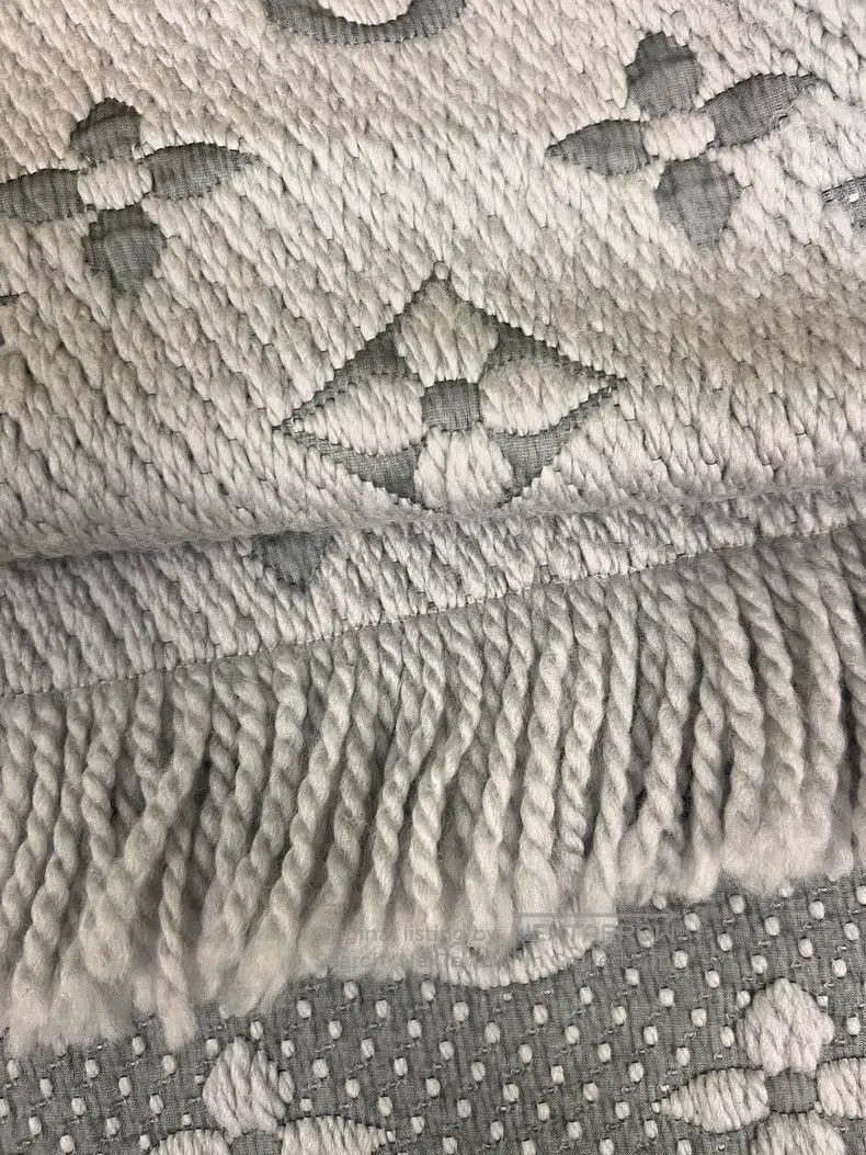 Louis Vuitton Louis Vuitton Grey wool scarf Size ONE SIZE - 3 Thumbnail