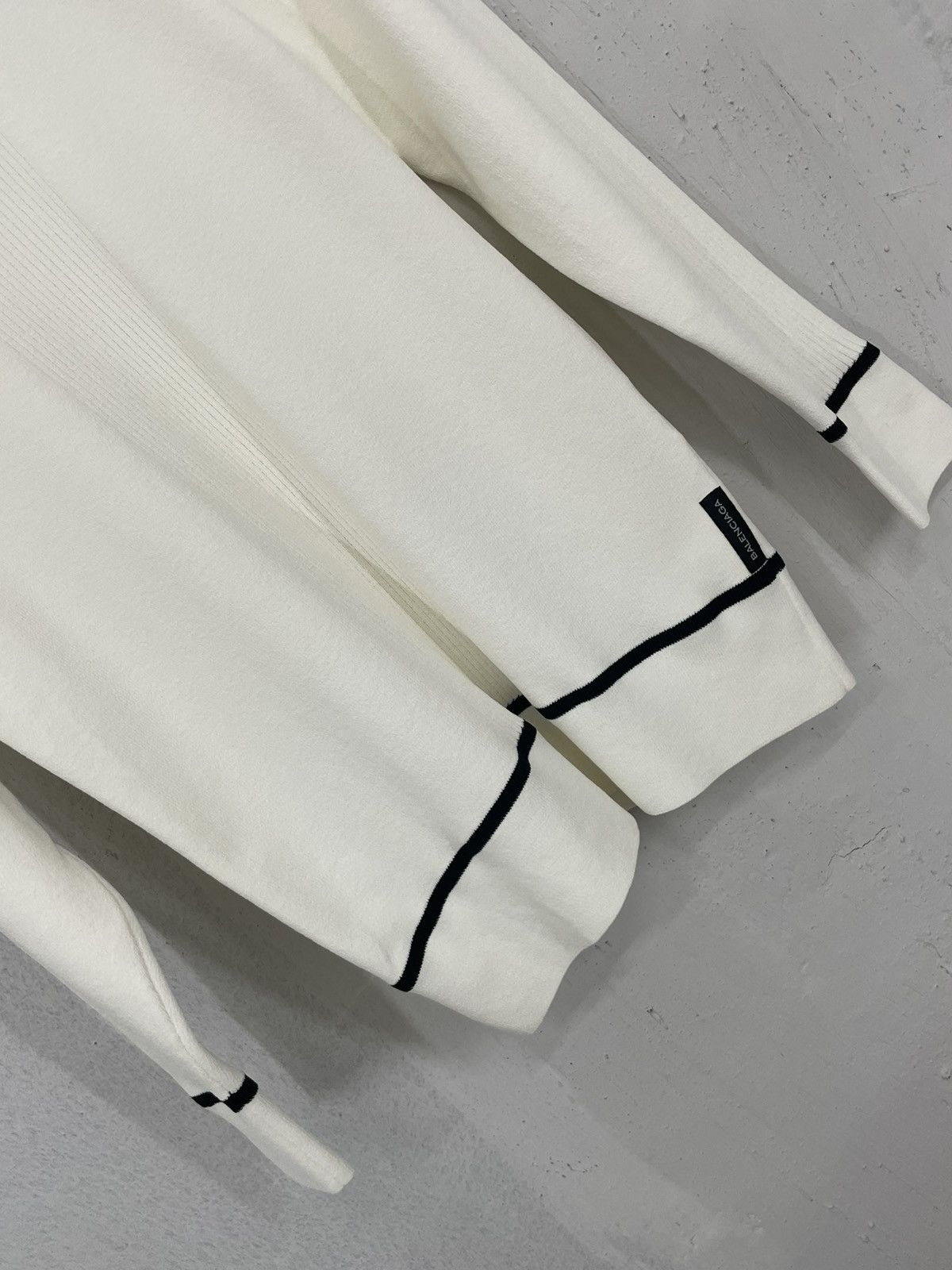 Balenciaga Very Rare Vintage Balenciaga Small Spellout Long Sleeve Size US L / EU 52-54 / 3 - 5 Thumbnail
