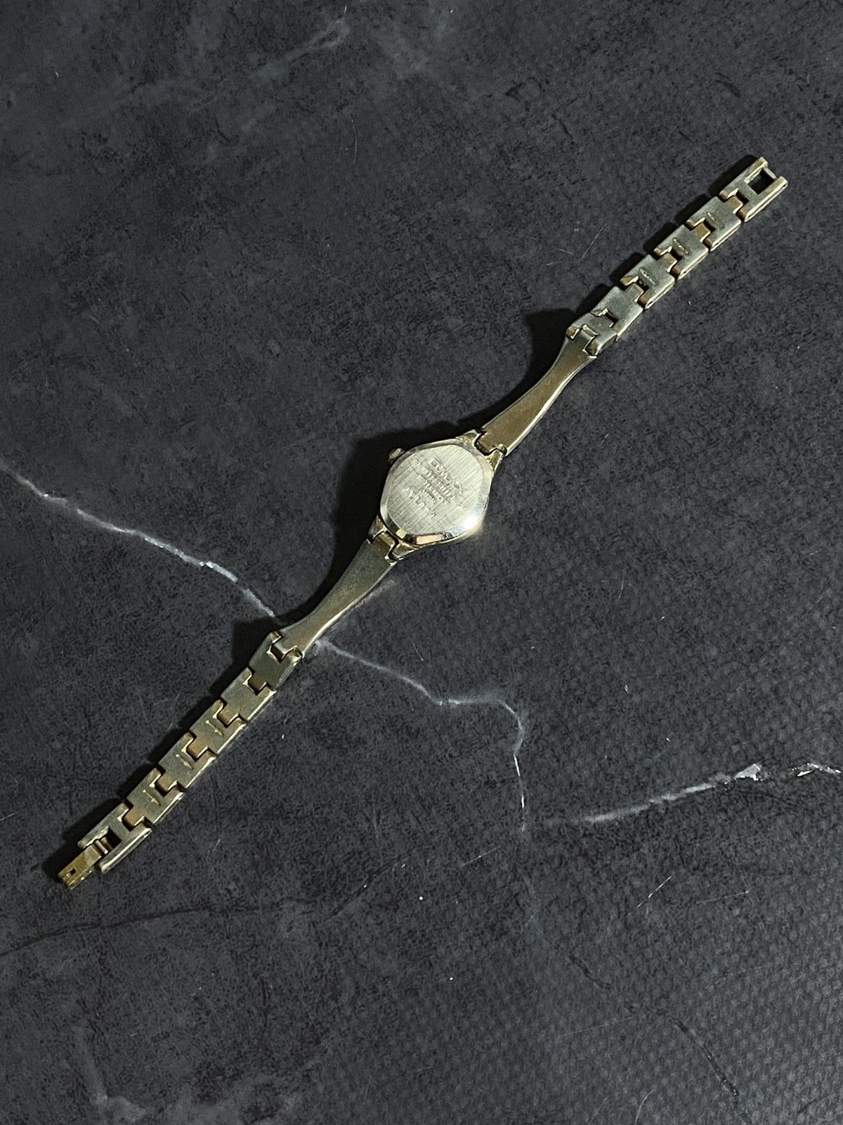 Vintage Vintage Omax Quartz Watch with Metal Bracelet Japanese Brand Size ONE SIZE - 8 Thumbnail