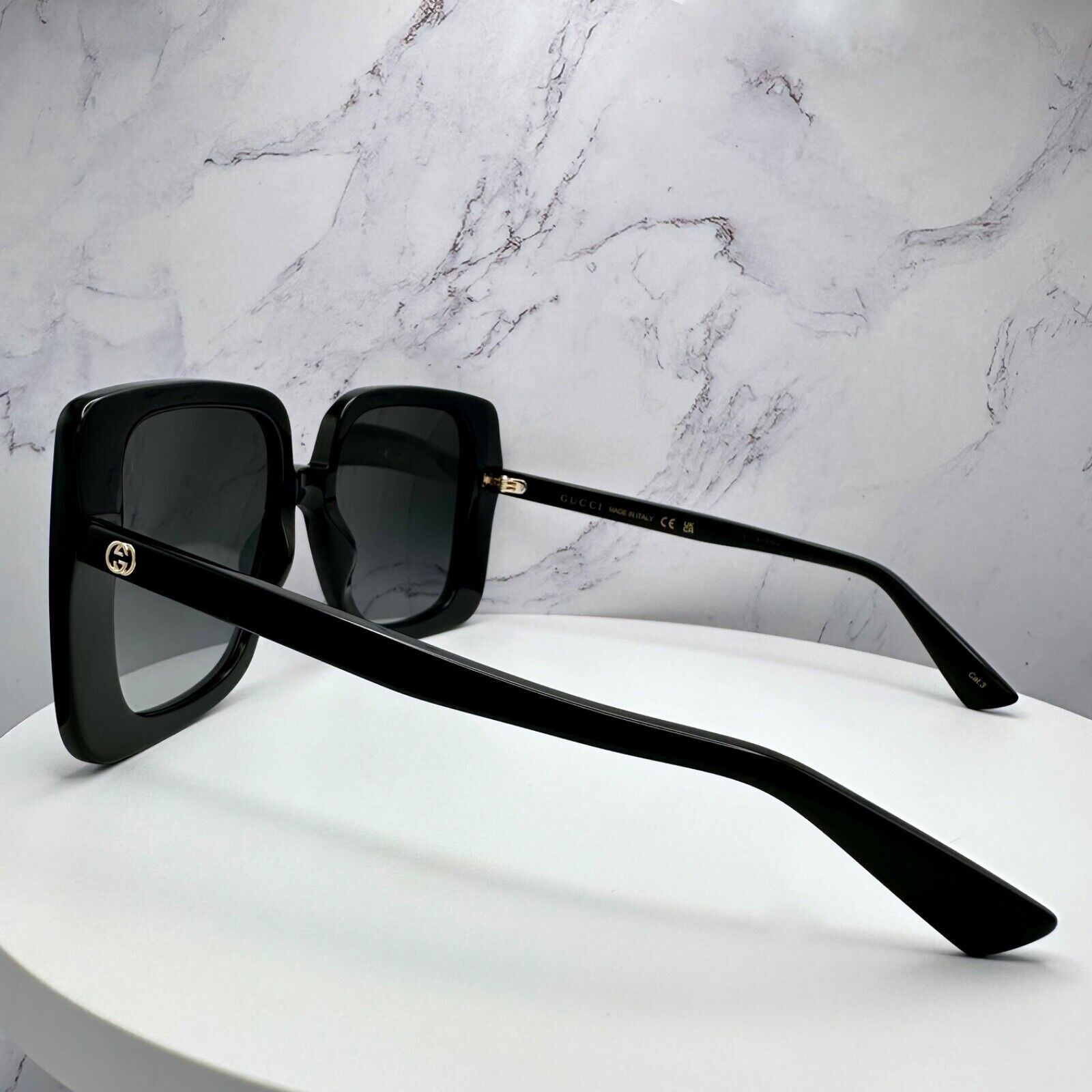 New Gucci Sunglasses Black Square Gold Interlocking GG