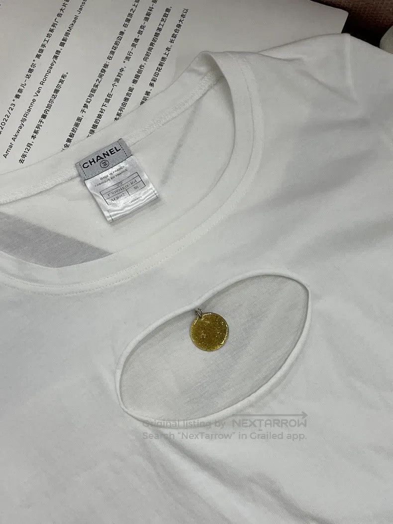 Chanel Chanel White hollow gold coin short sleeve T-shirt short s Size XS / US 0-2 / IT 36-38 - 2 Thumbnail