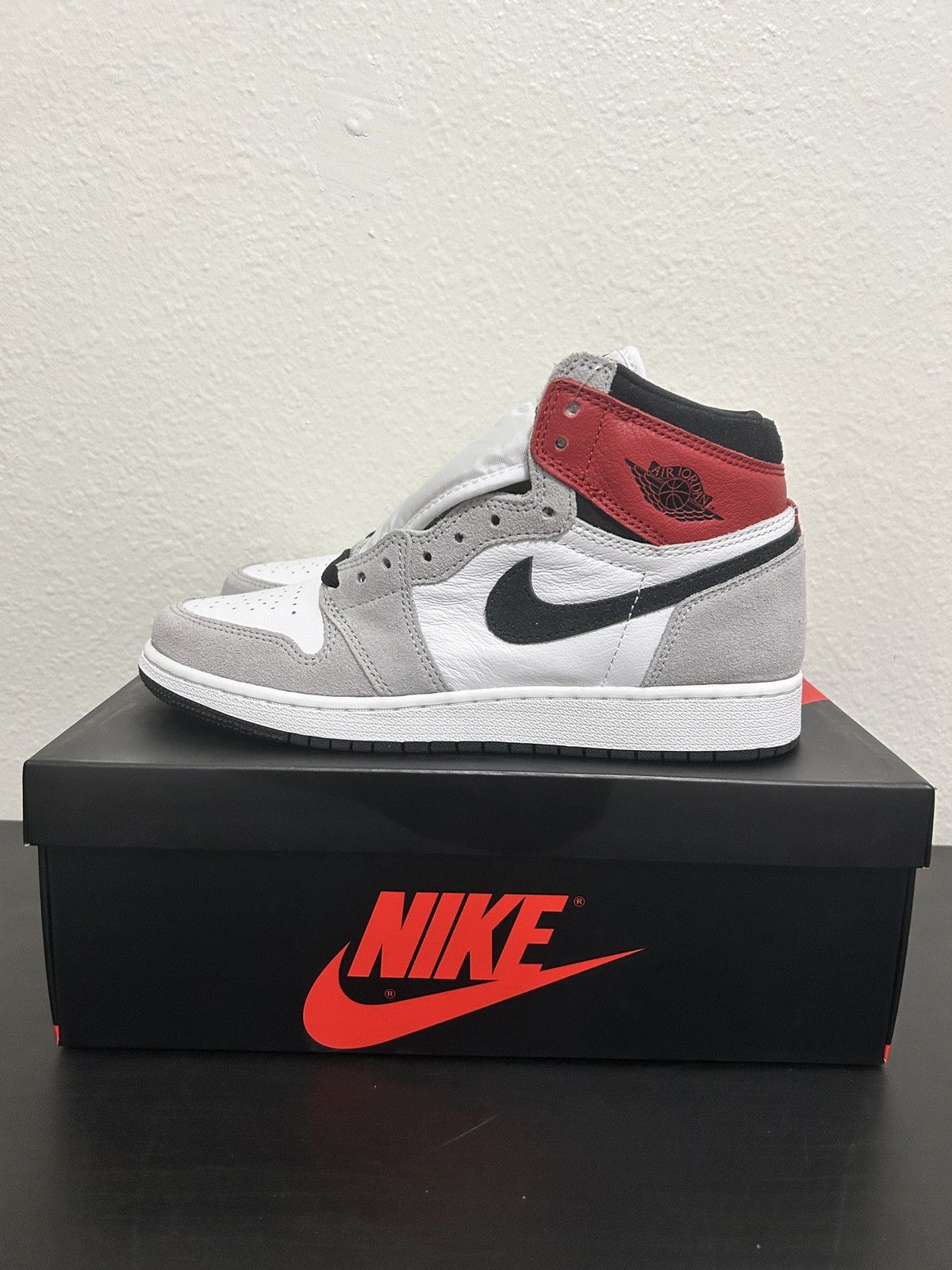 Jordan Brand Jordan 1 High Smoke Grey Size US 6 / EU 39 - 1 Thumbnail