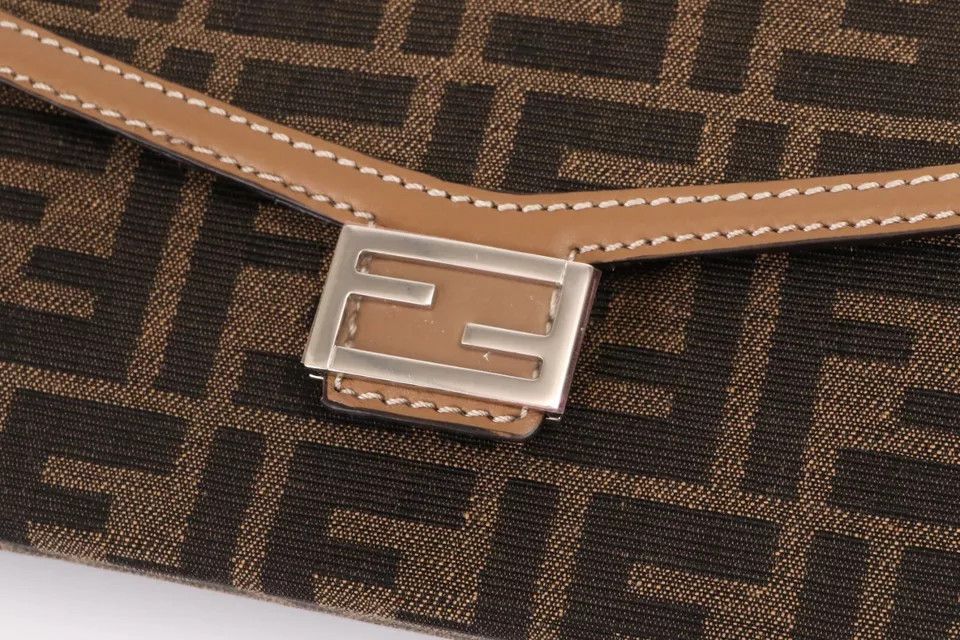 Fendi o1s1wg111224 Size: OS / Baguette Soft Trunk Phone Pouch Size ONE SIZE - 5 Thumbnail