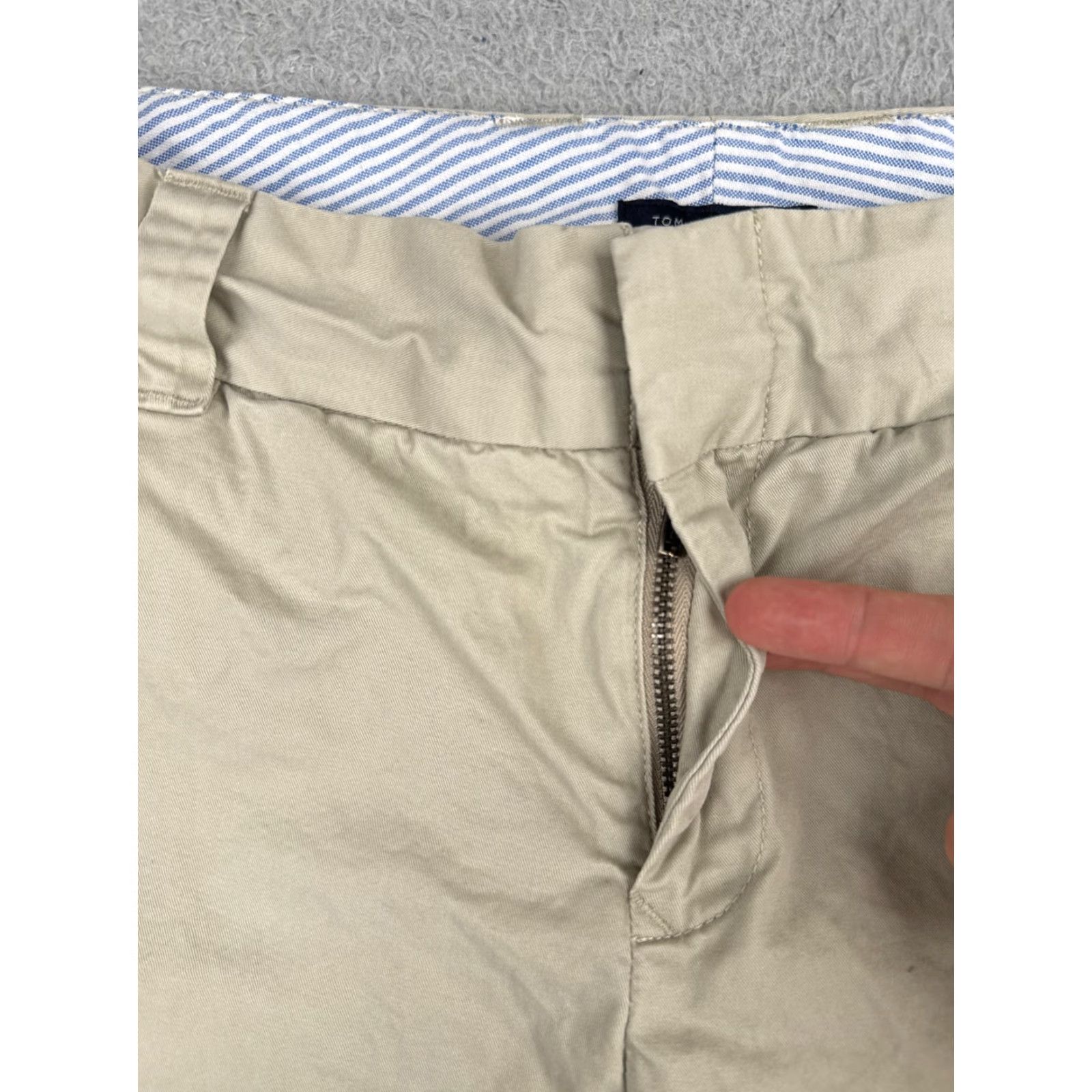 Tommy Hilfiger Tommy Hilfiger Shorts Women 14 Beige Chino Cotton Twill Mid Rise Zip Fly 34x11 Size 36" / US 14 / IT 50 - 6 Thumbnail