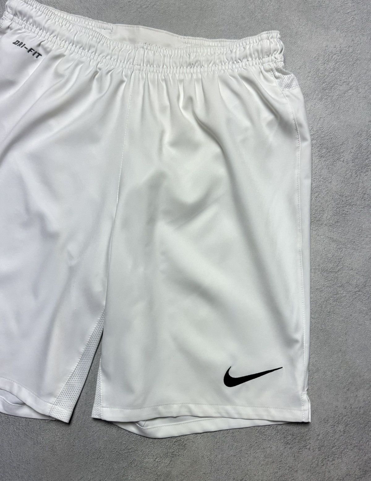 Nike Manchester United 2011 2012 Home Football Soccer Shorts Nike Size US 32 / EU 48 - 6 Thumbnail