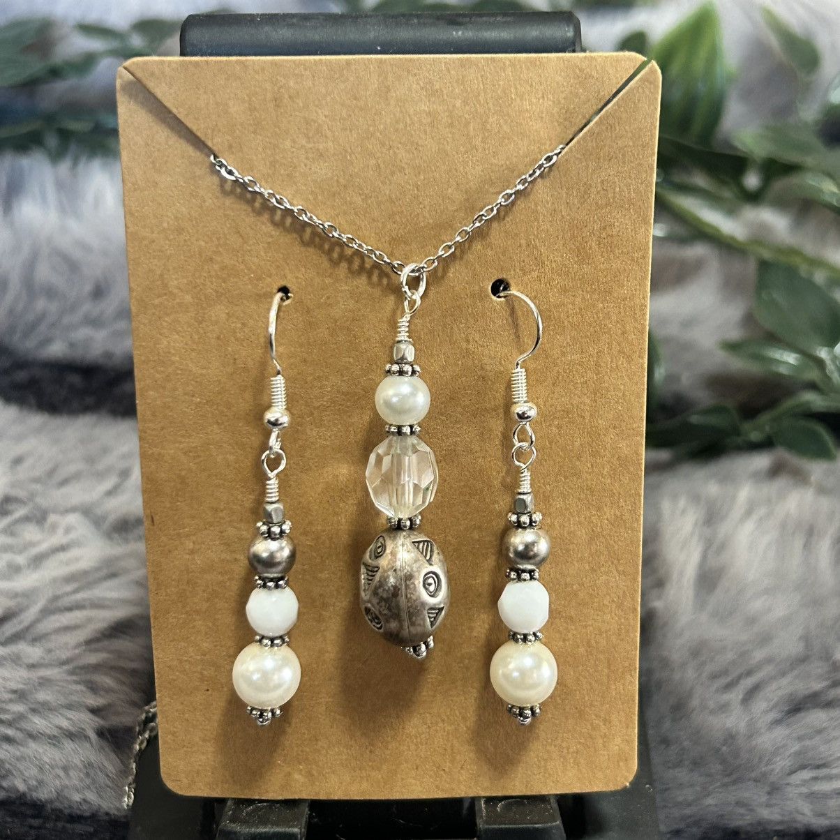Handmade Handcrafted elegant pearl faceted crystal necklace set Size ONE SIZE - 2 Thumbnail