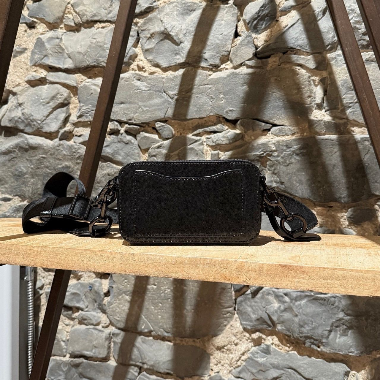 Marc Jacobs Marc Jacobs All Black Leather SnapShot Camera Bag Size ONE SIZE - 4 Thumbnail