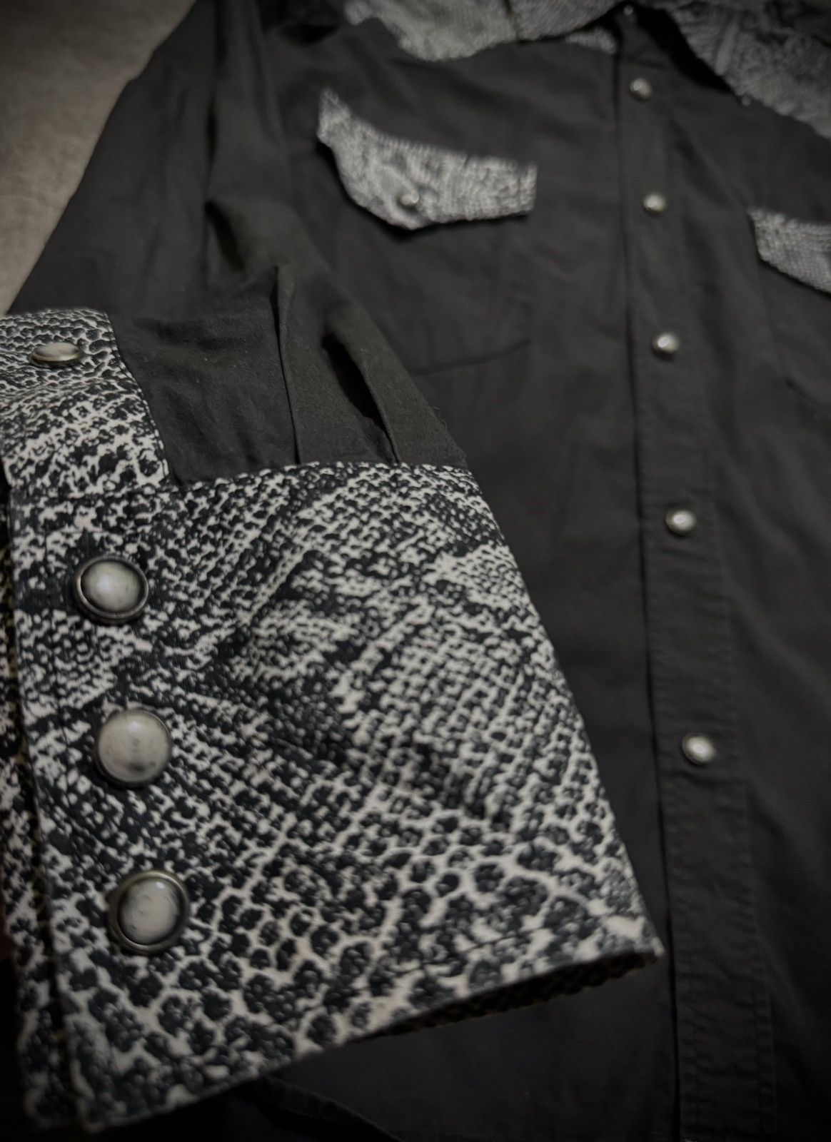 Hysteric Glamour Omkom snakeskin lgb ifsixwasnine shirt Size US M / EU 48-50 / 2 - 5 Thumbnail