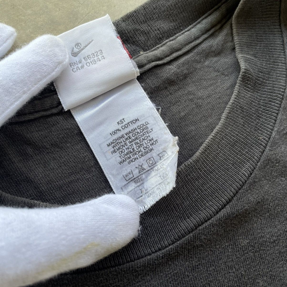 Nike Vintage Nike tee big logo rare size XL Size US XL / EU 56 / 4 - 13 Thumbnail