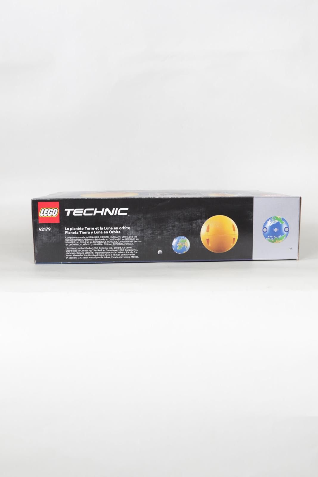LEGO 2024' Lego Planet Earth and Moon in Orbit Set Size ONE SIZE - 4 Thumbnail