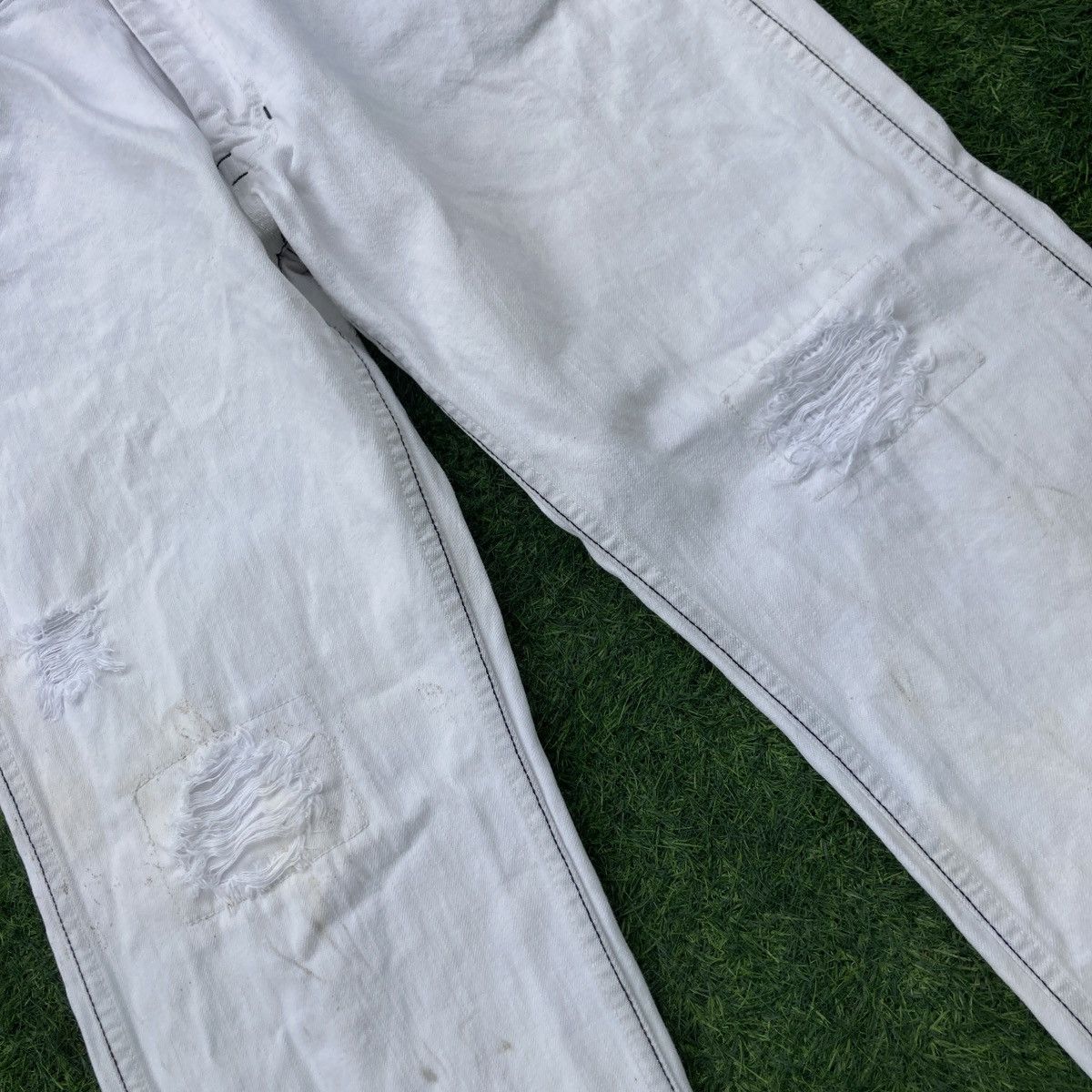Number (N)ine NUMBER NINE DISTRESSED JEANS Size US 34 / EU 50 - 4 Thumbnail