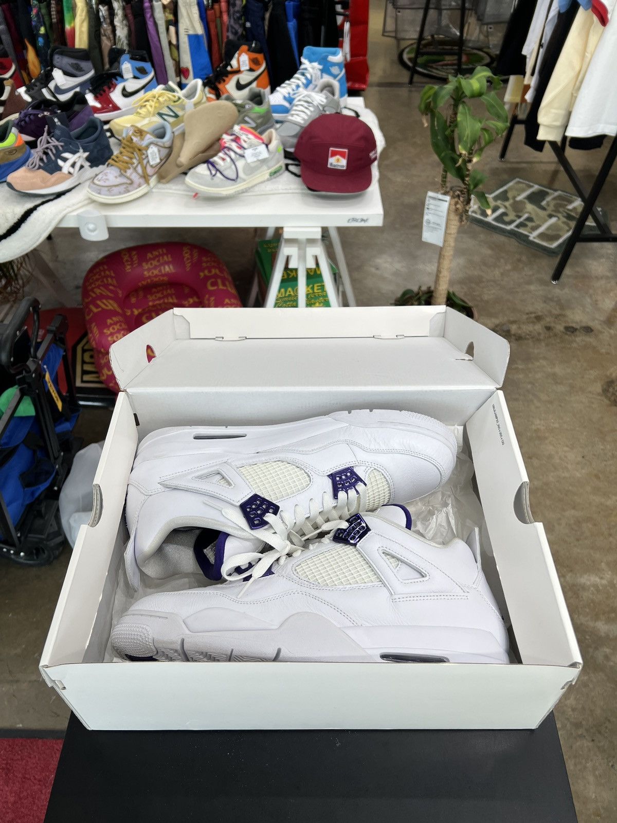 Jordan Brand Air Jordan 4 Metallic Purple Sz. 13 (2020) Size US 13 / EU 46 - 10 Thumbnail