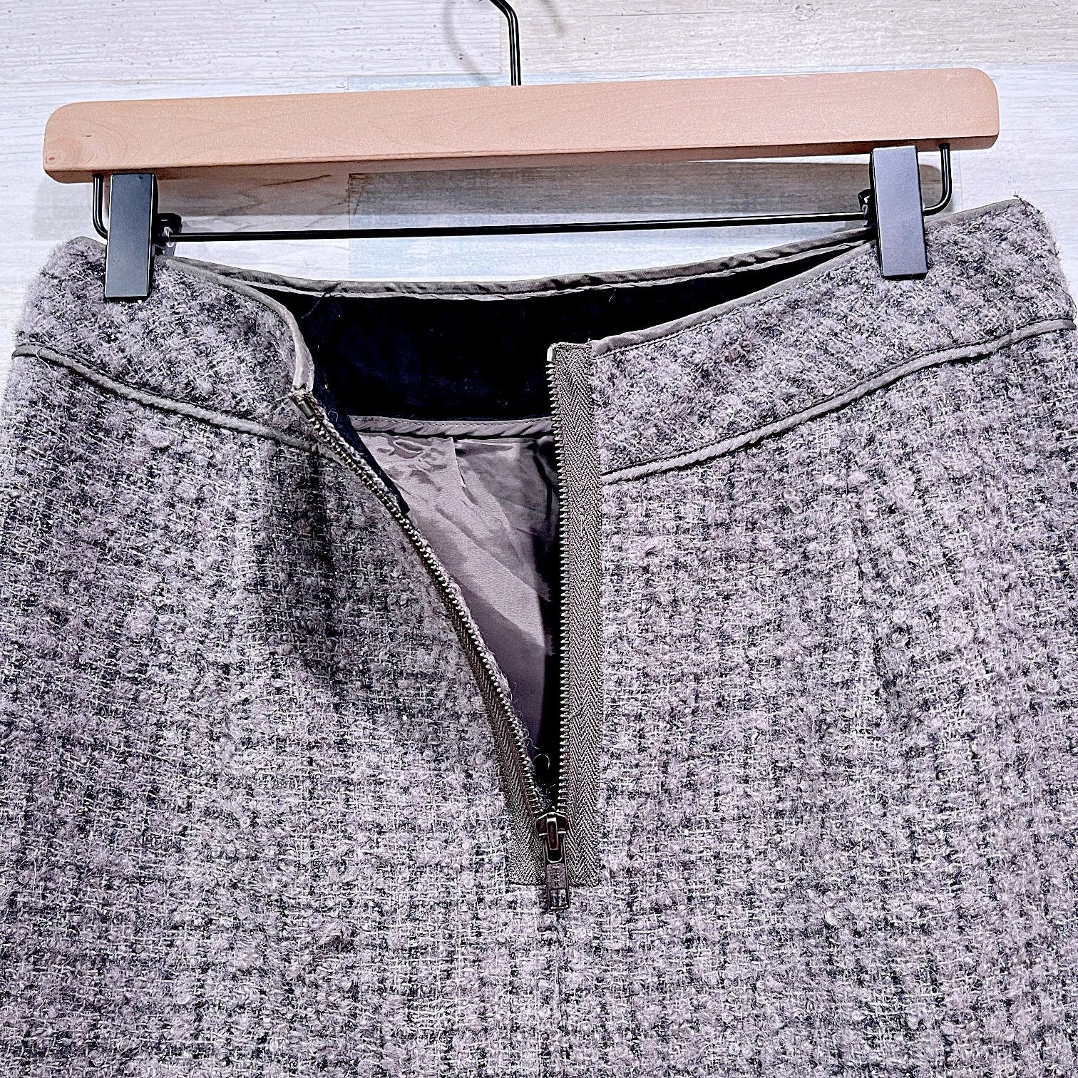 J.Crew J CREW No.2 Pencil Skirt Gray Metallic Boucle Womens 4 Size 27" / US 4 / IT 40 - 5 Thumbnail