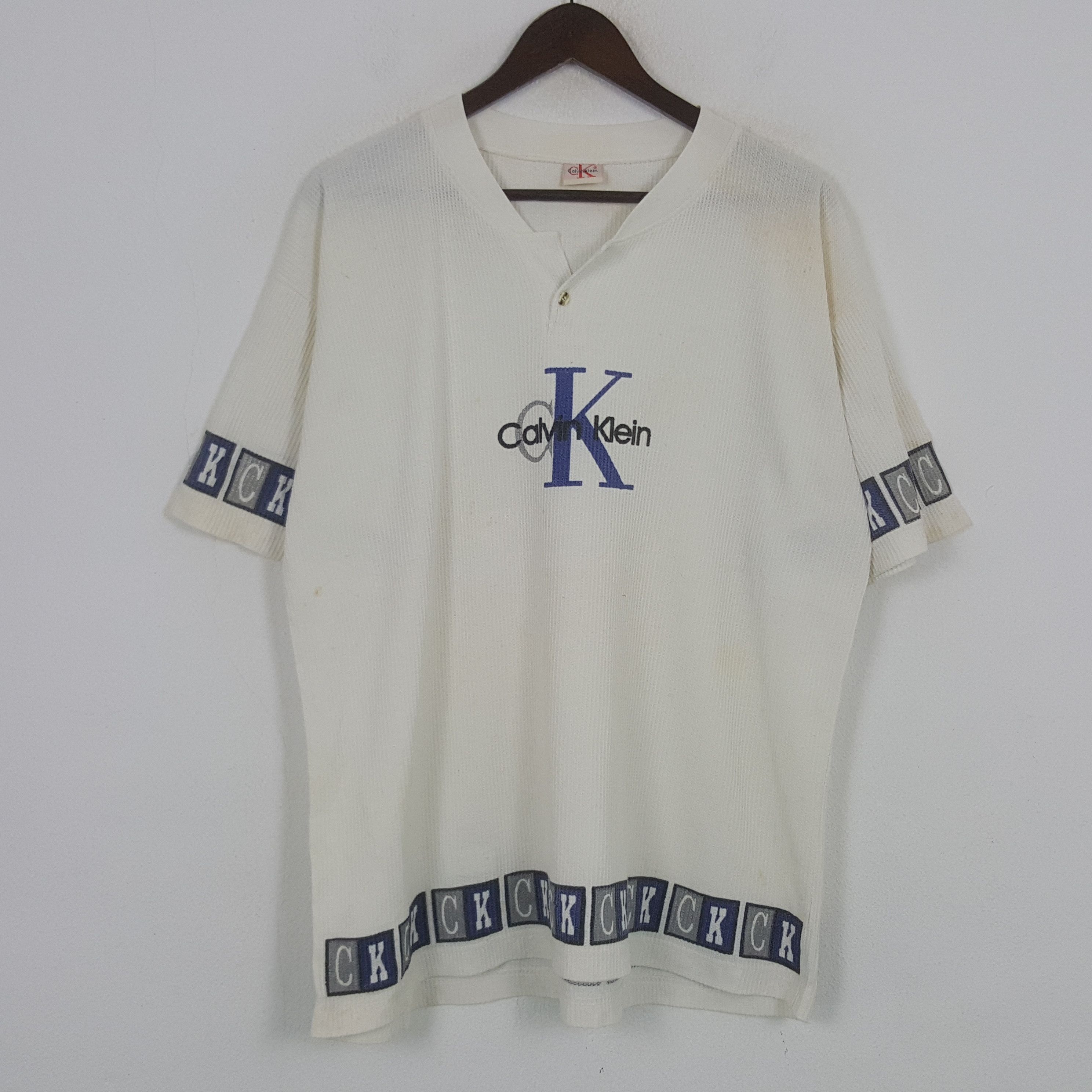 Calvin Klein Vintage Calvin Klein Big Logo Tshirr Size US XL / EU 56 / 4 - 1 Thumbnail