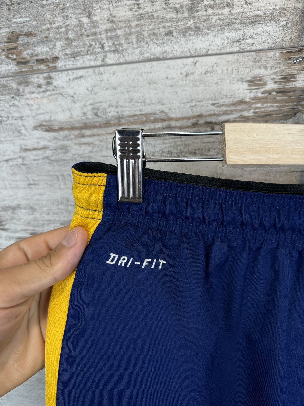 Nike × Vintage Mens Vintage Nike FC Barcelona Soccer shorts football Size US 32 / EU 48 - 2 Thumbnail