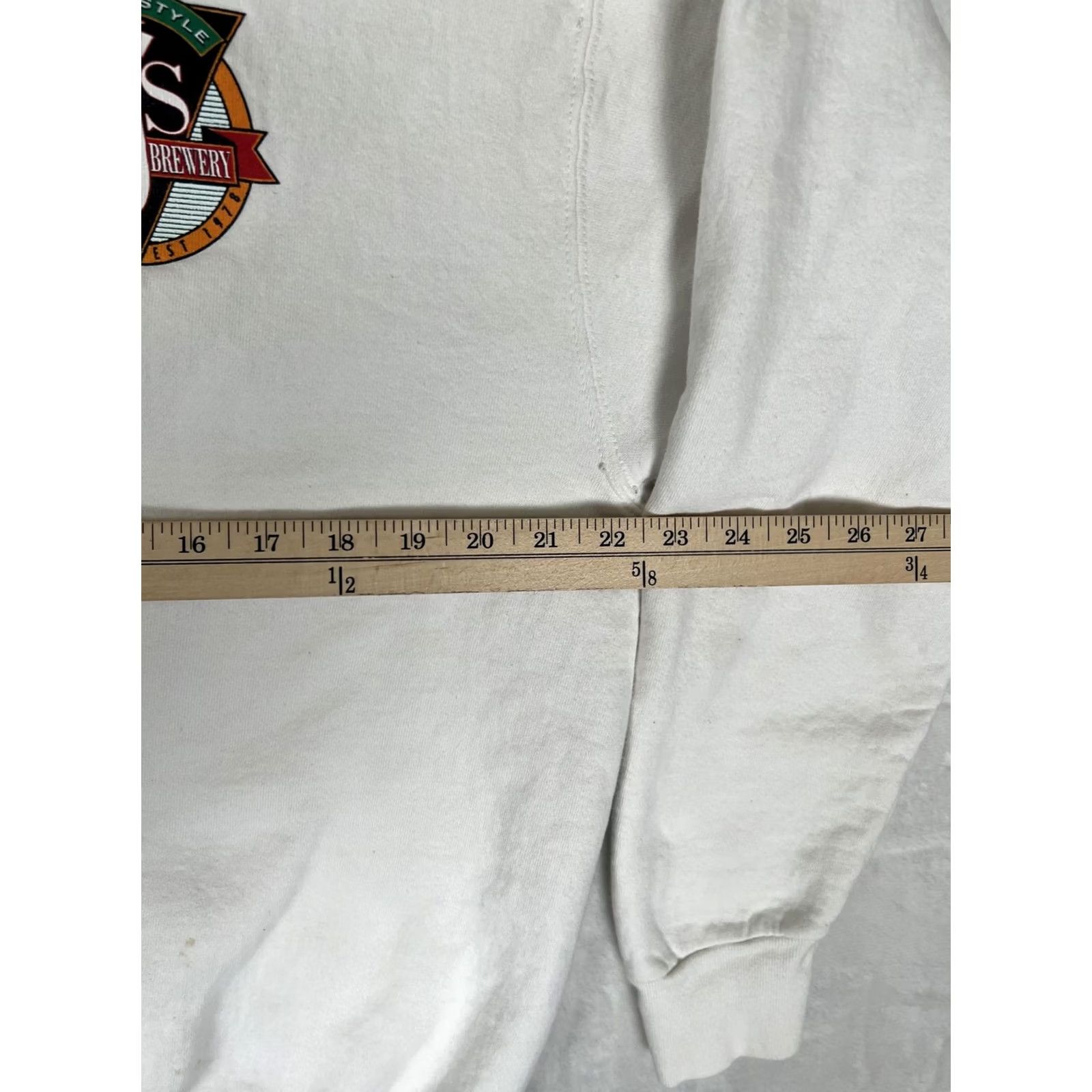 Fruit Of The Loom VINTAGE BJ's Pizza Grill Brewery Sweatshirt Mens XL White Fruit Of The Loom Heavyweight Preshrunk Crew Neck Long Sleeve Graphic Print Brewhouse Size US XL / EU 56 / 4 - 7 Thumbnail