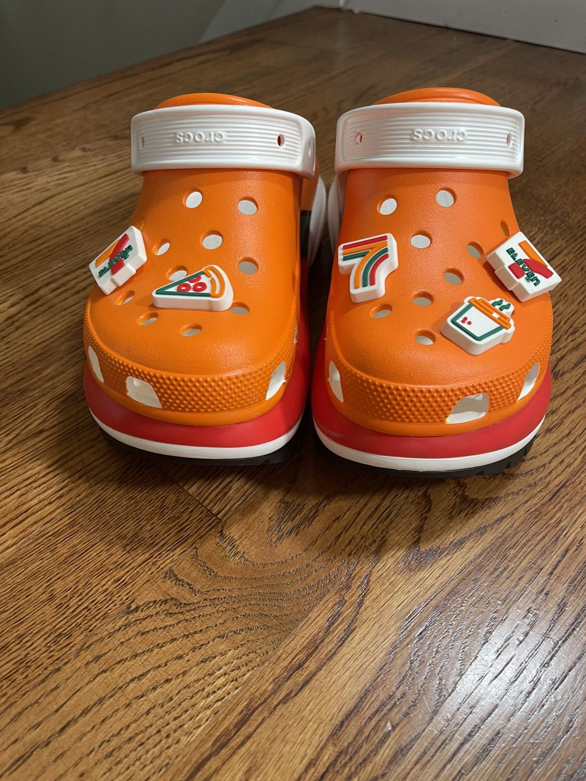 Crocs Crocs Mega Crush Clog 7-Eleven Orange Women’s 8 Size US 8 / IT 38 - 7 Thumbnail