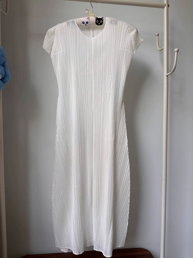 Issey Miyake Issey Miyake size:2 White pleated dress Size XS / US 0-2 / IT 36-38 - 3 Thumbnail
