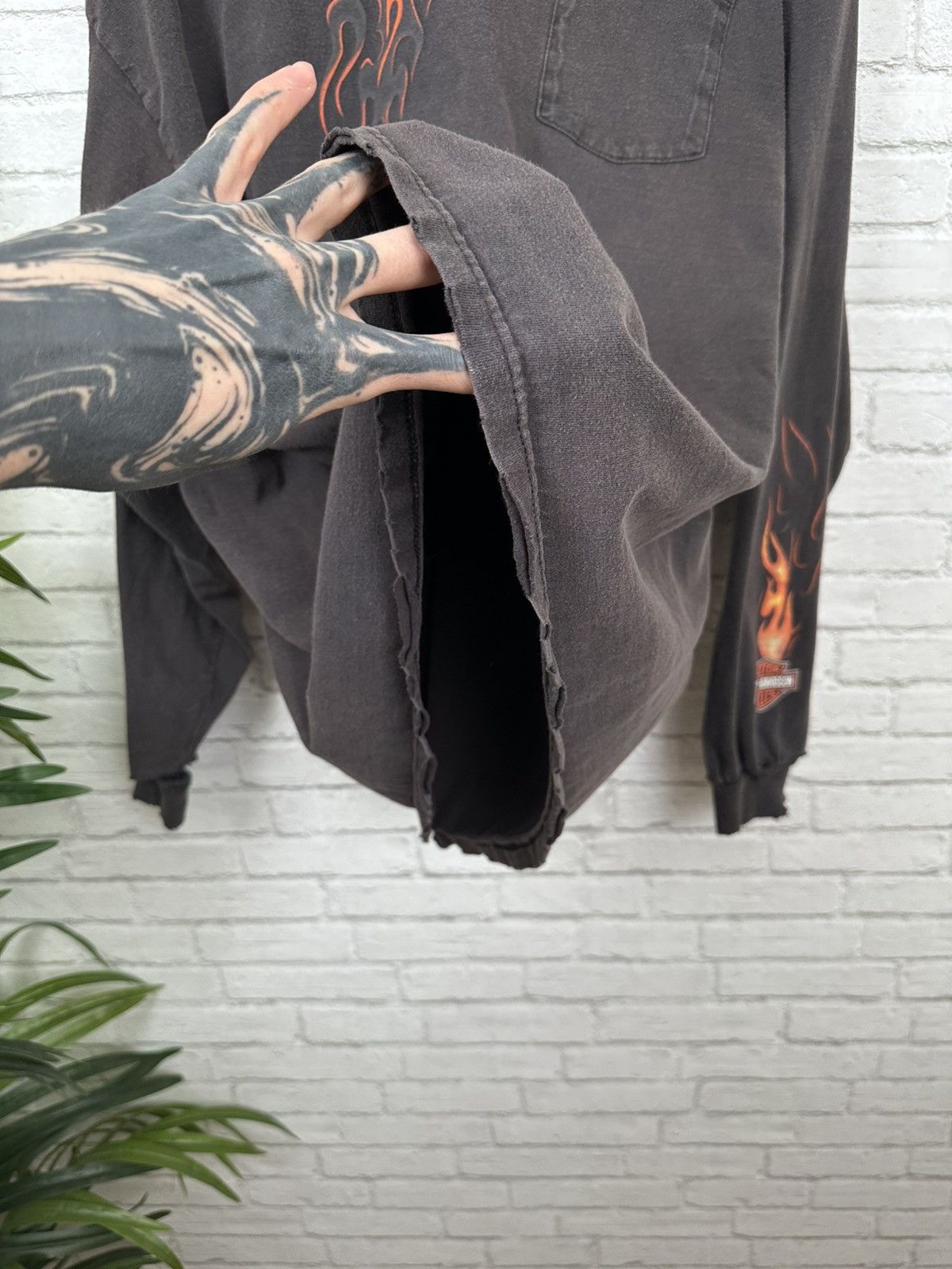 Harley Davidson (XXL) ABSOLUTELY THRASHED & FADED Harley Davidson Longsleeve Size US XXL / EU 58 / 5 - 10 Thumbnail