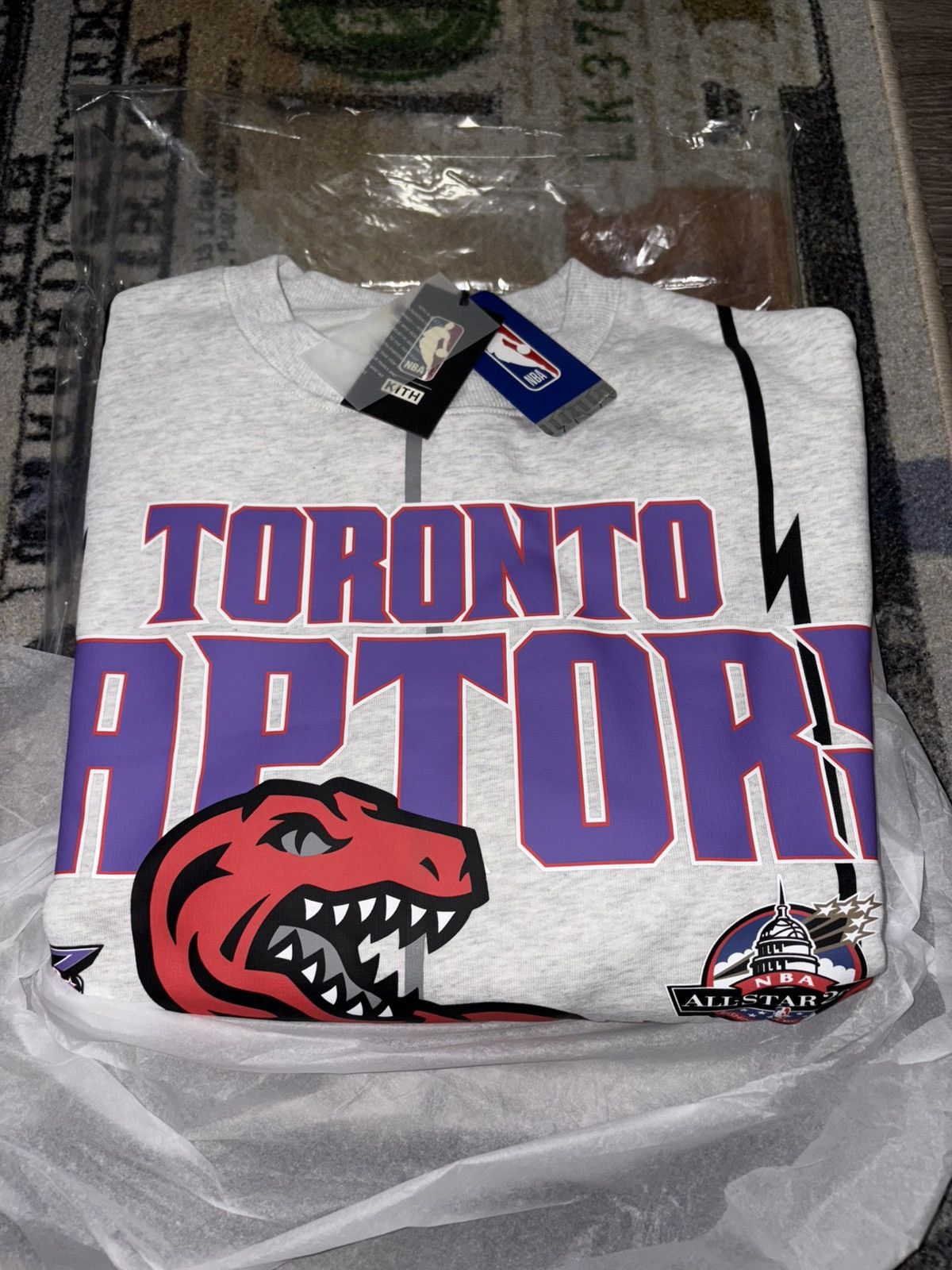 Kith × NBA Kith X Raptors Nelson Crewneck Light Heather Grey Size US L / EU 52-54 / 3 - 1 Thumbnail